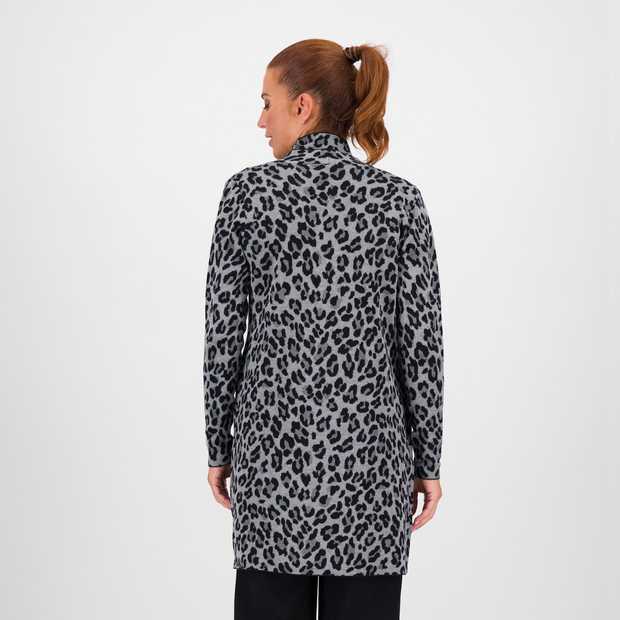 Nina Leonard Cardigan a maniche lunghe con scollo a V