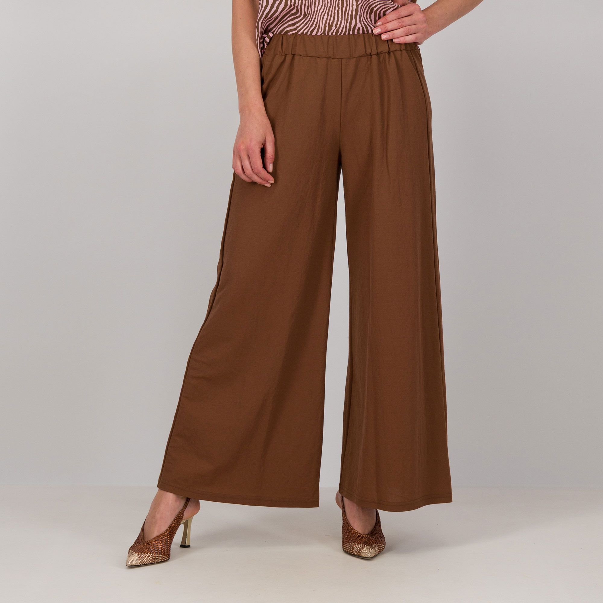 Bianca Della Torre
Pantaloni ampi
con elastico