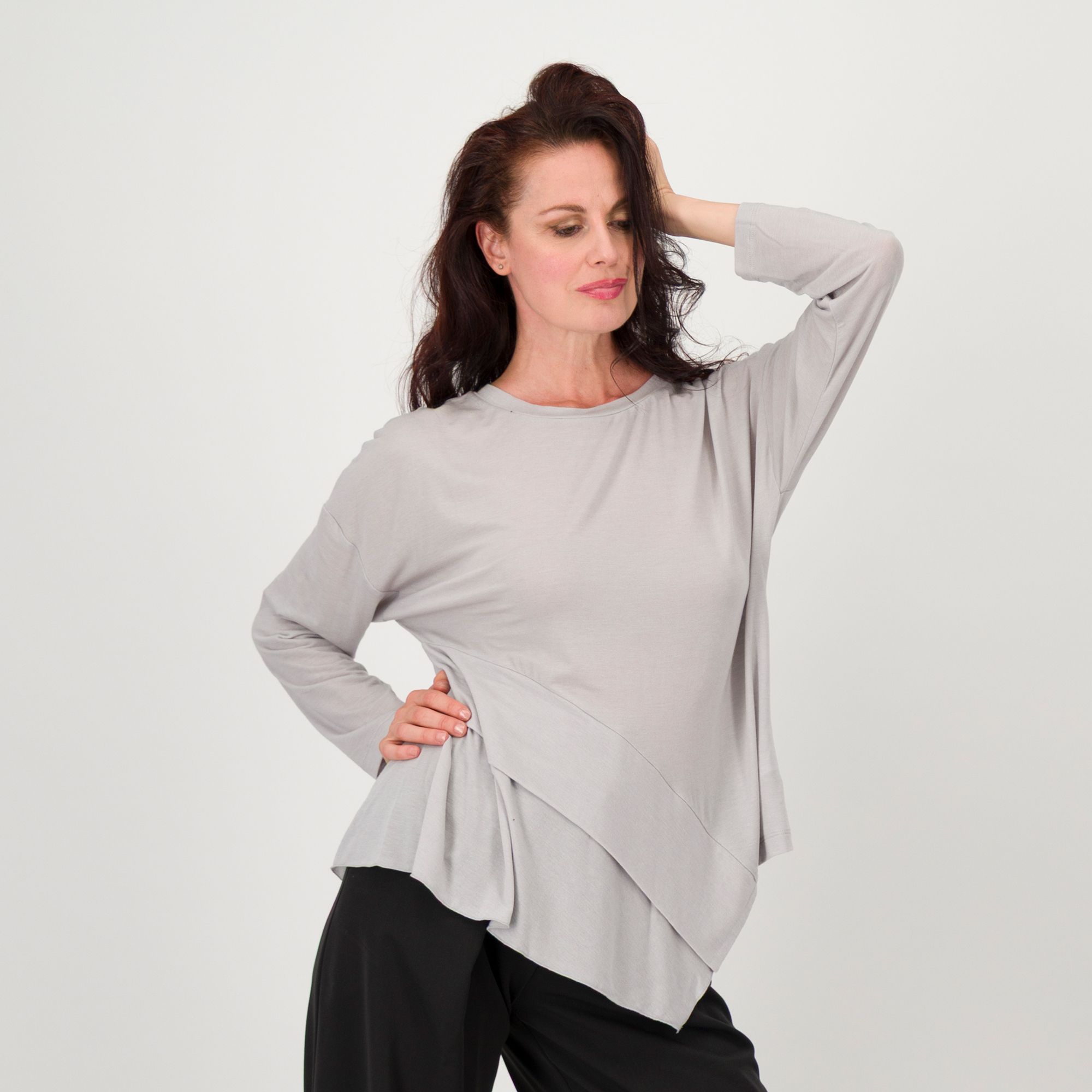 W.I.T.A.
Maglia girocollo
in lyocell e lana
con balze