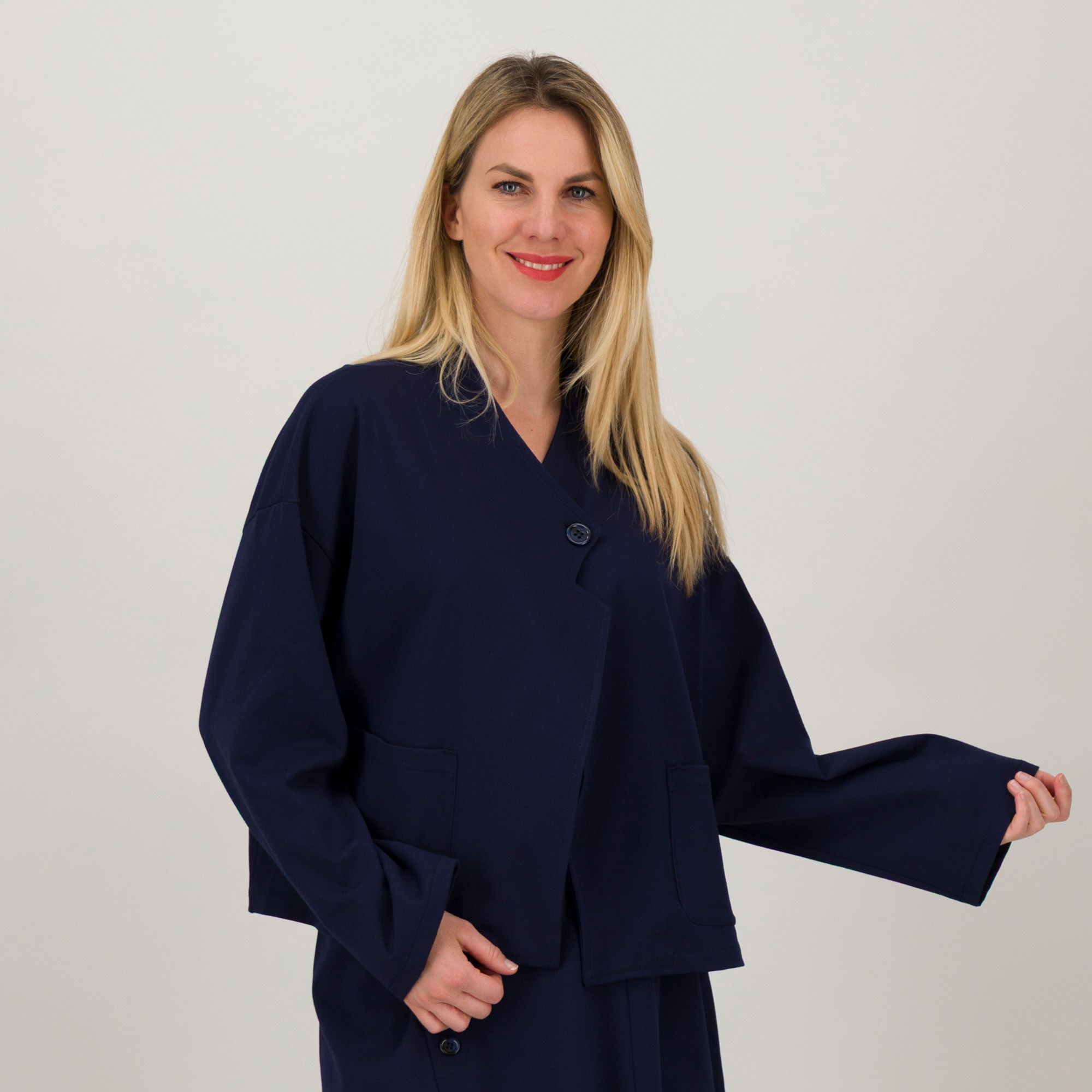 Lucrezia Sciortino Giacca asimmetrica con chiusura a 1 bottone in tono