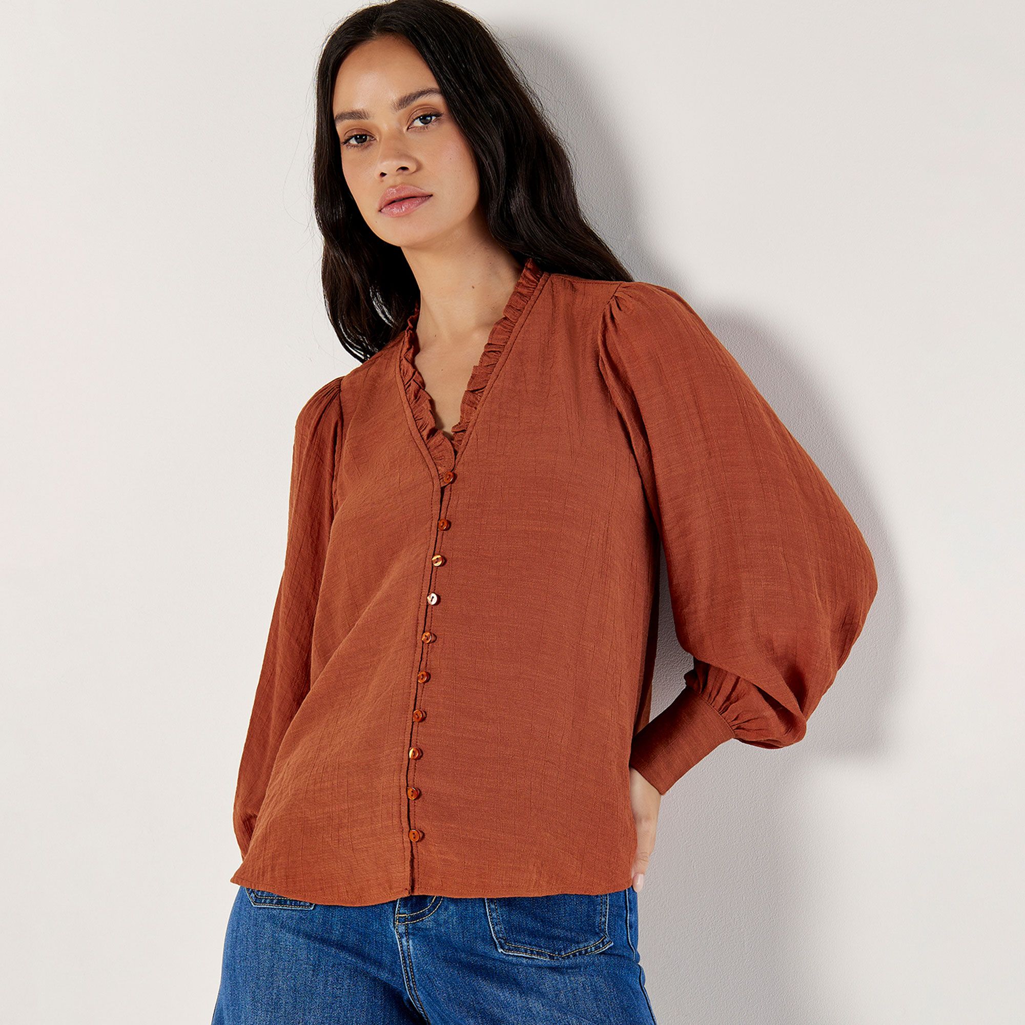 Image of APRICOT Camicia con scollo a V con rouches061