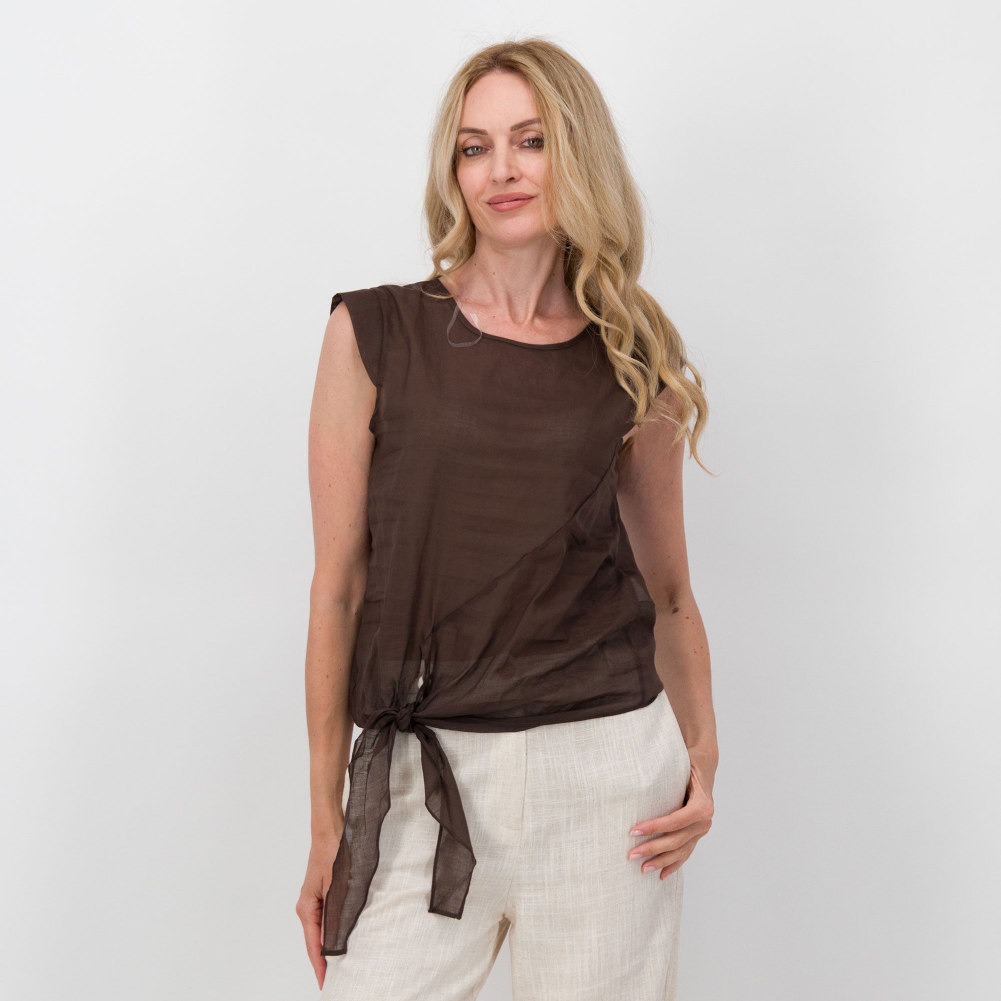Rebeka Ross
Top in mussola
di cotone con nodo 
al fondo