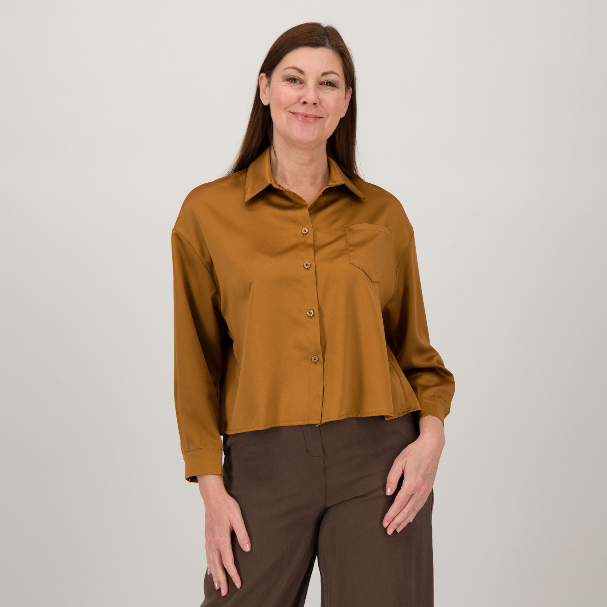 EVA Franco Ciambella
Camicia in raso
a maniche lunghe