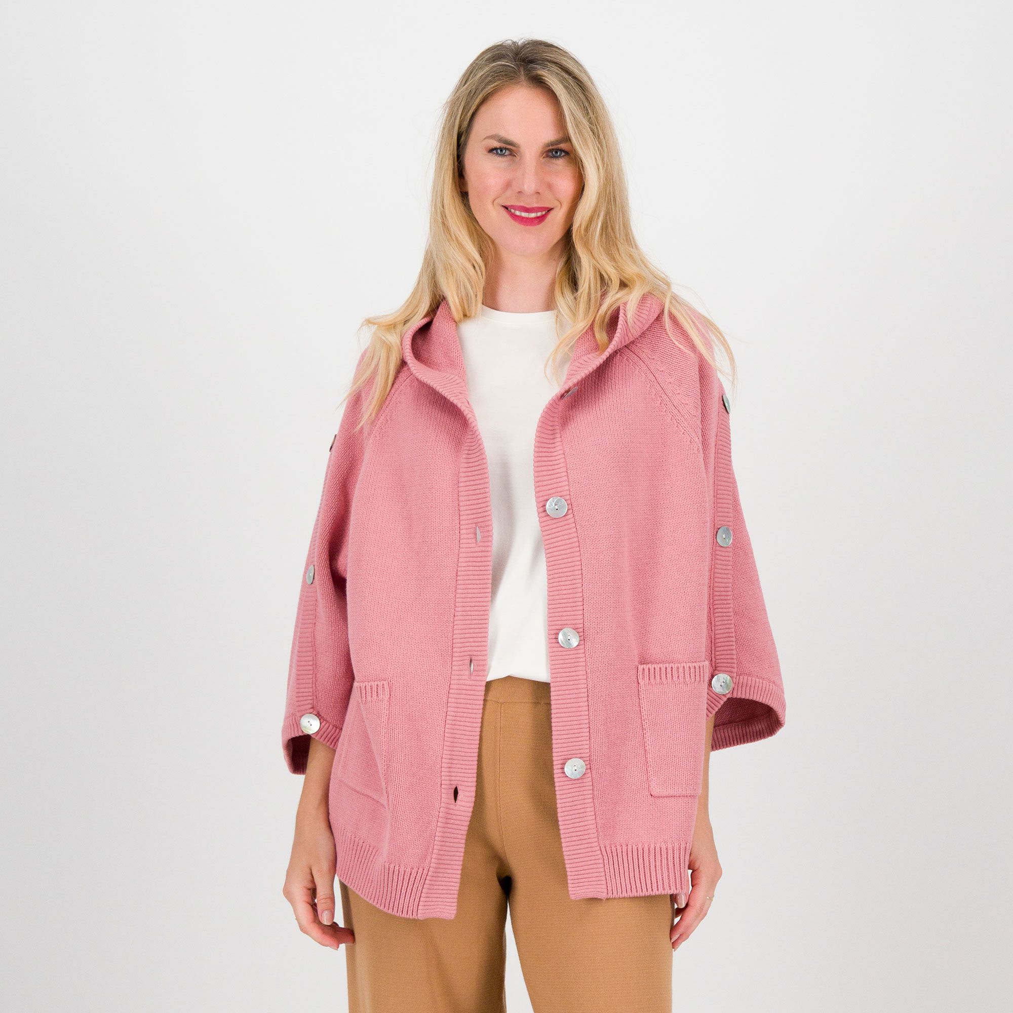 Wynne Layers
Cardigan in filato
misto cotone
con cappuccio