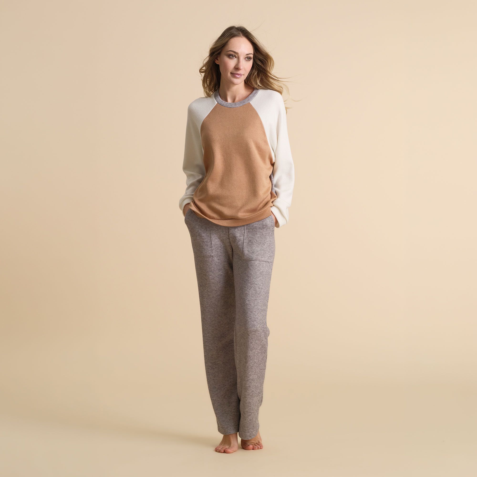 Pepita
Completo homewear
composto da: una
maglia e pantaloni