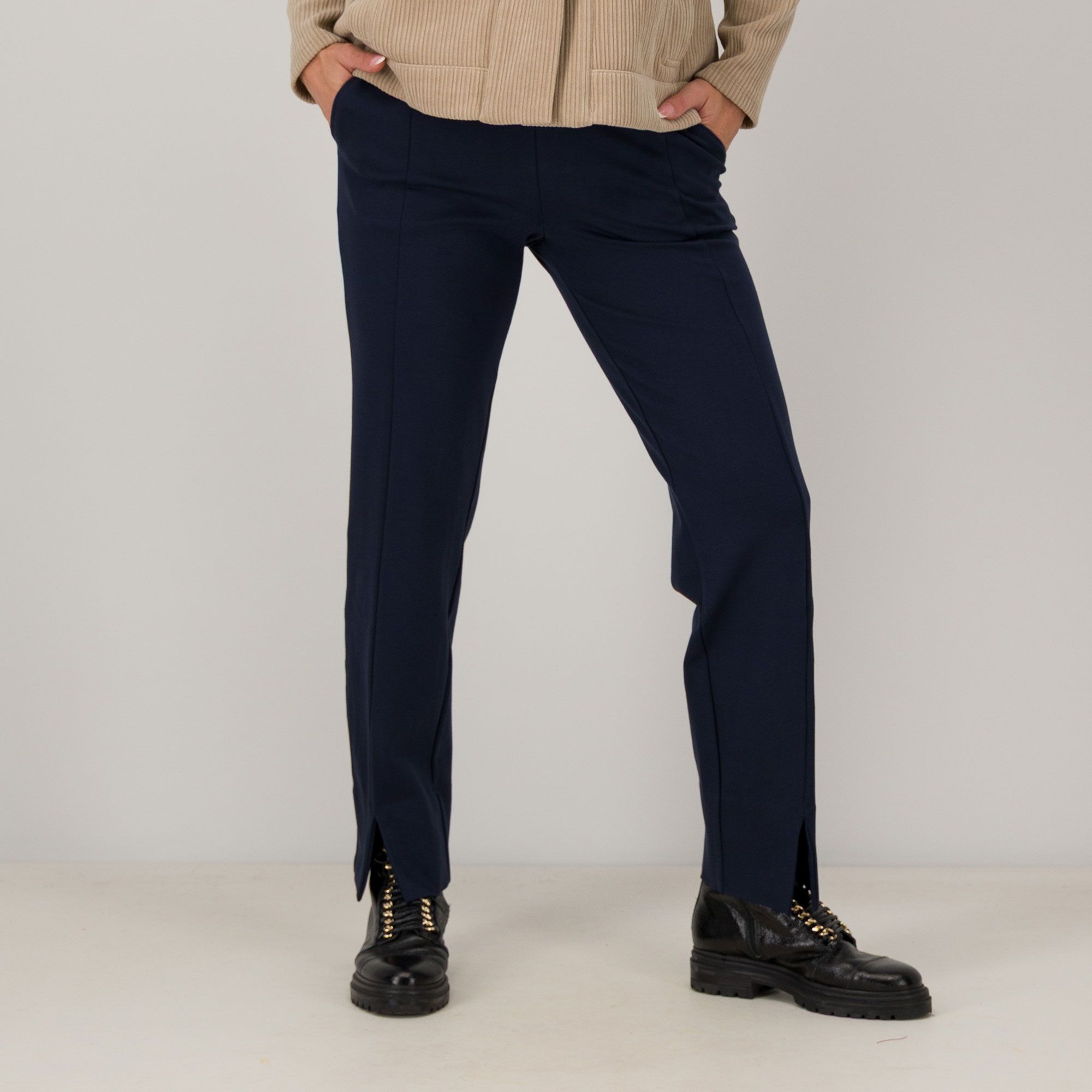 Wynne Layers
Pantaloni aderenti
con elastico