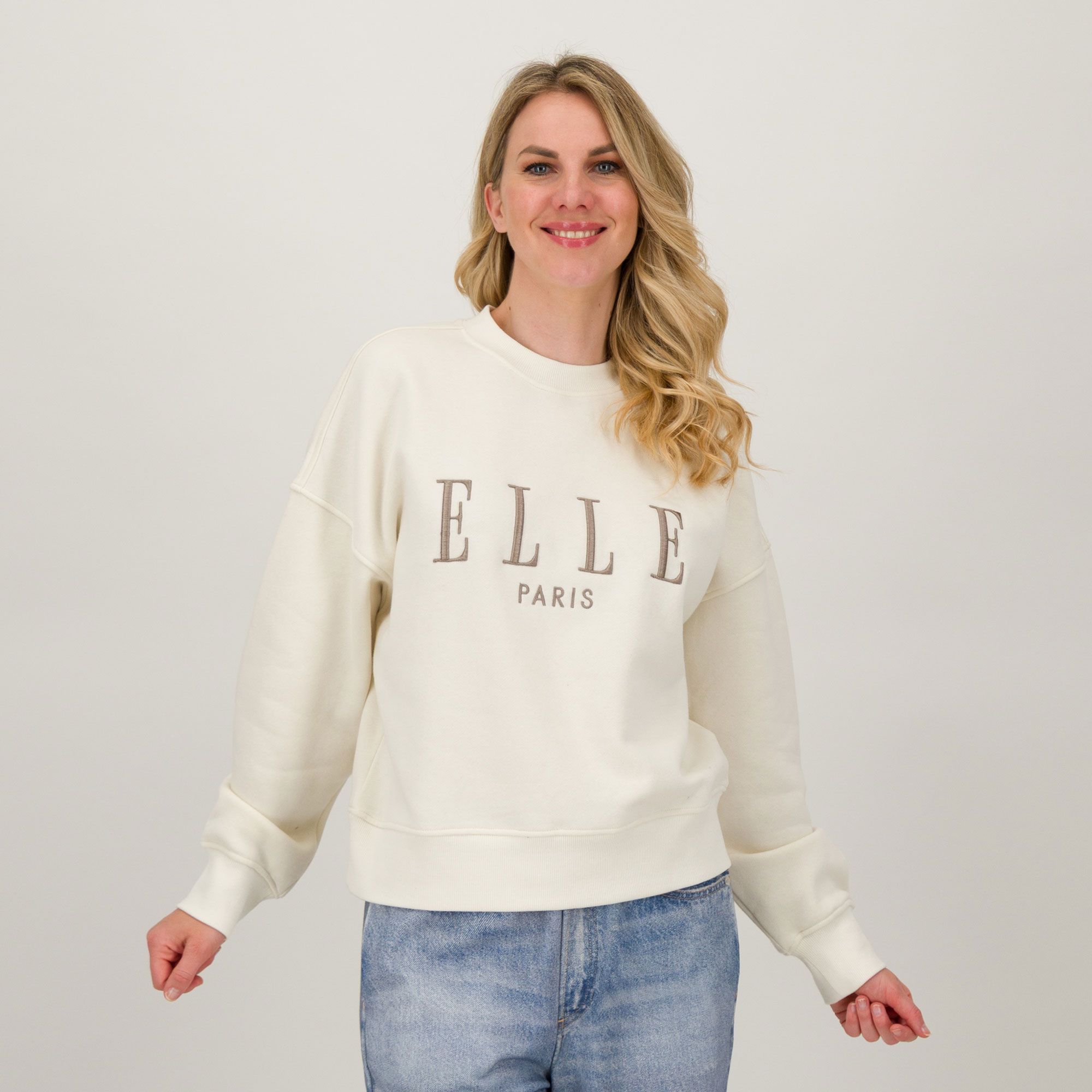 Elle
Felpa girocollo
con ricamo