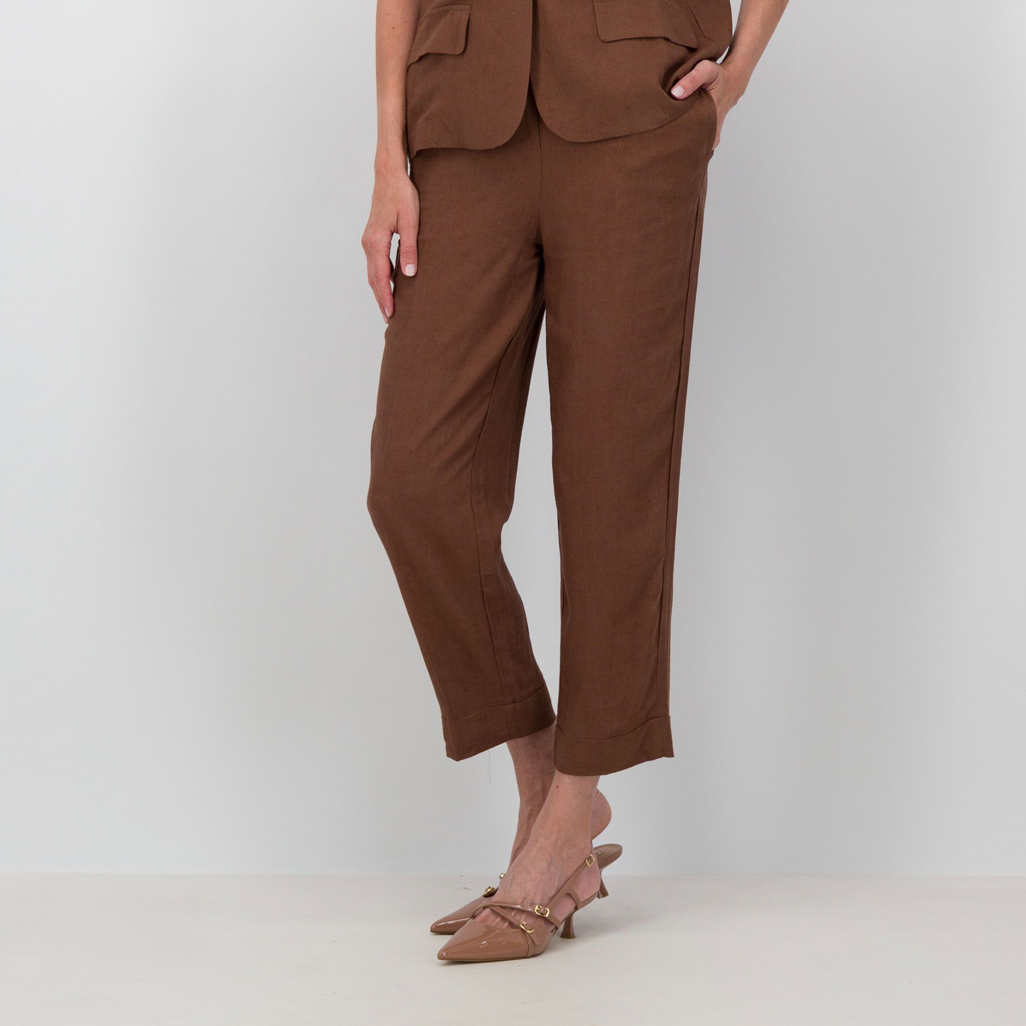 Rebeka Rossa
Pantaloni a carota
in viscosa e lino