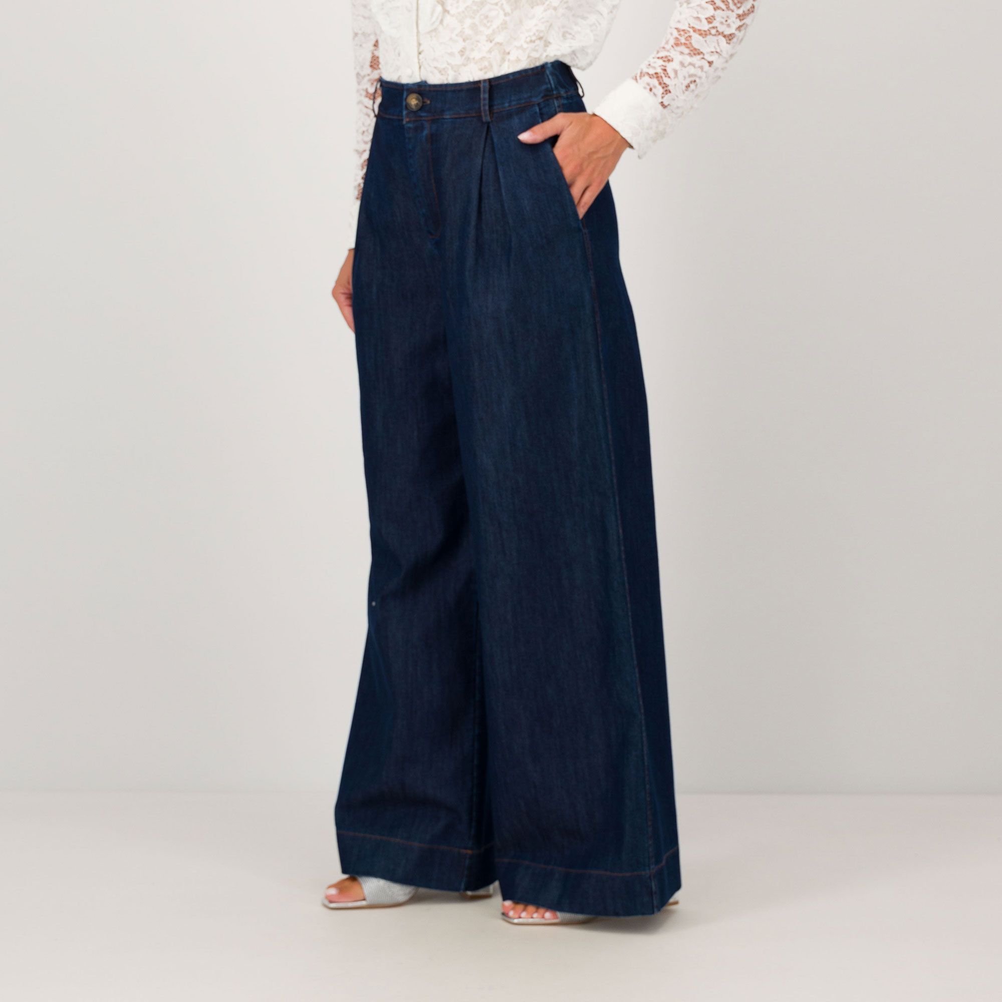 PALAZZO MODA
Jeans ampi
in denim
con elastico