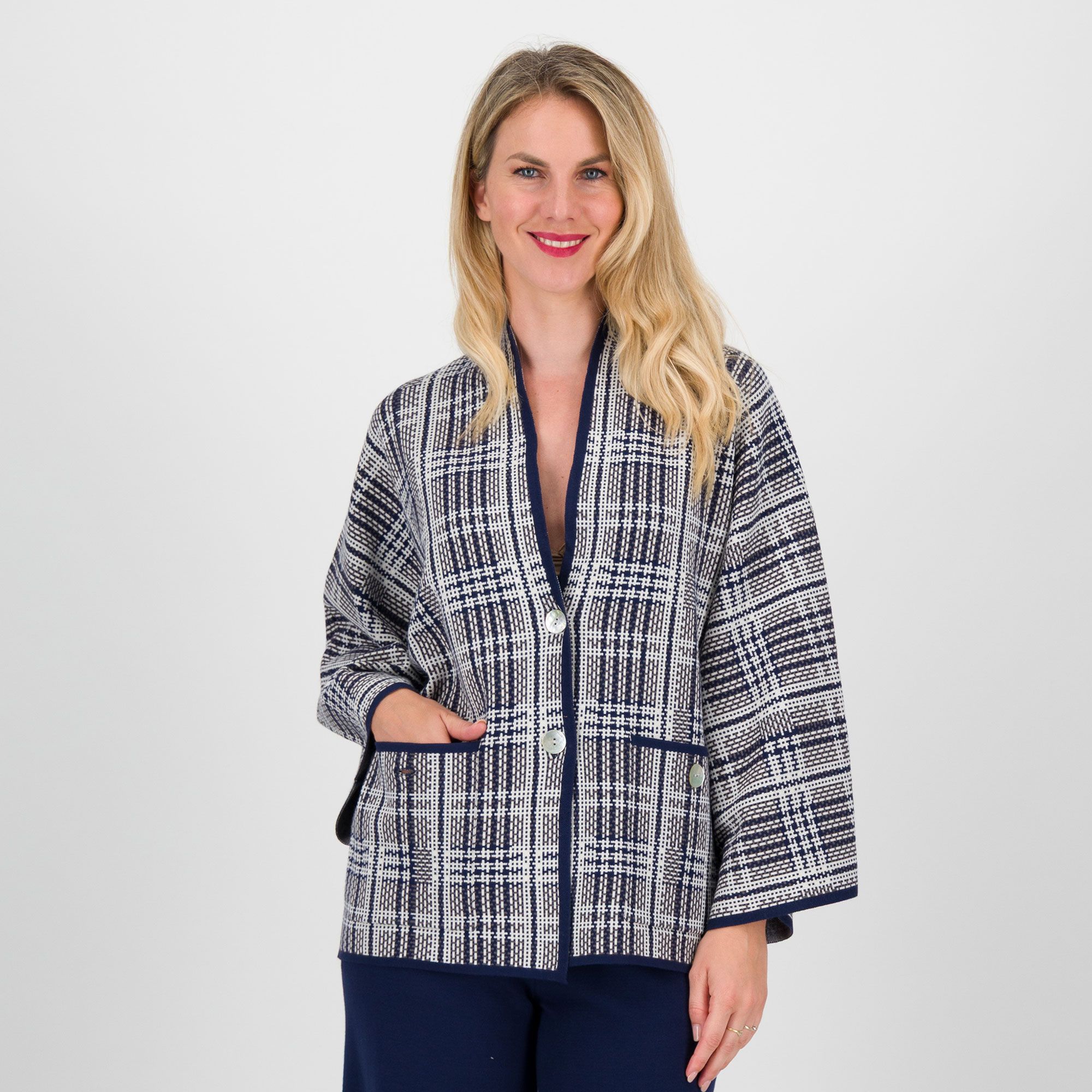Wynne Layers
Giacca in maglia
jaquard fantasia
con tasche