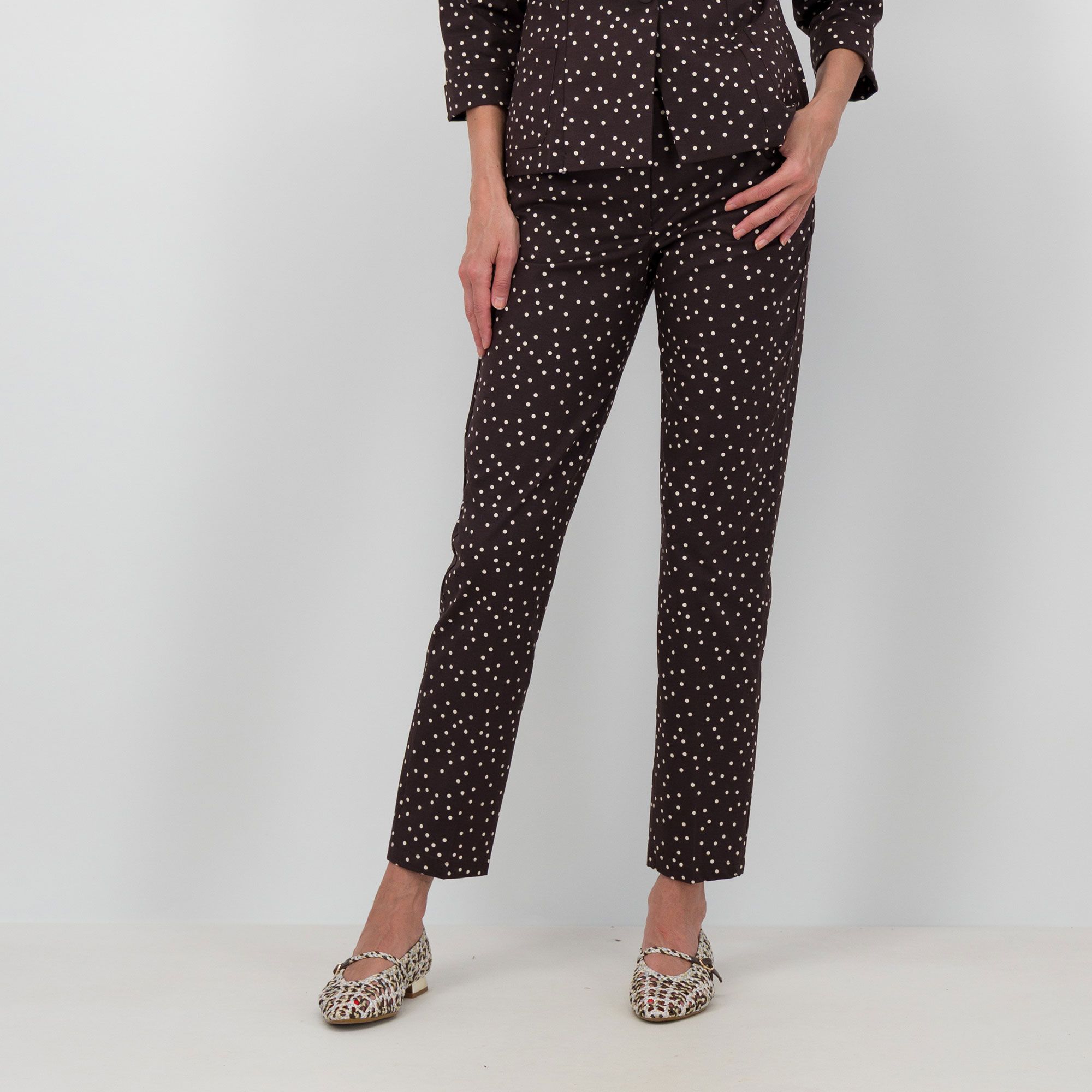 Officina della Moda
Pantaloni in cotone
stretch fantasia a
pois con elastico
