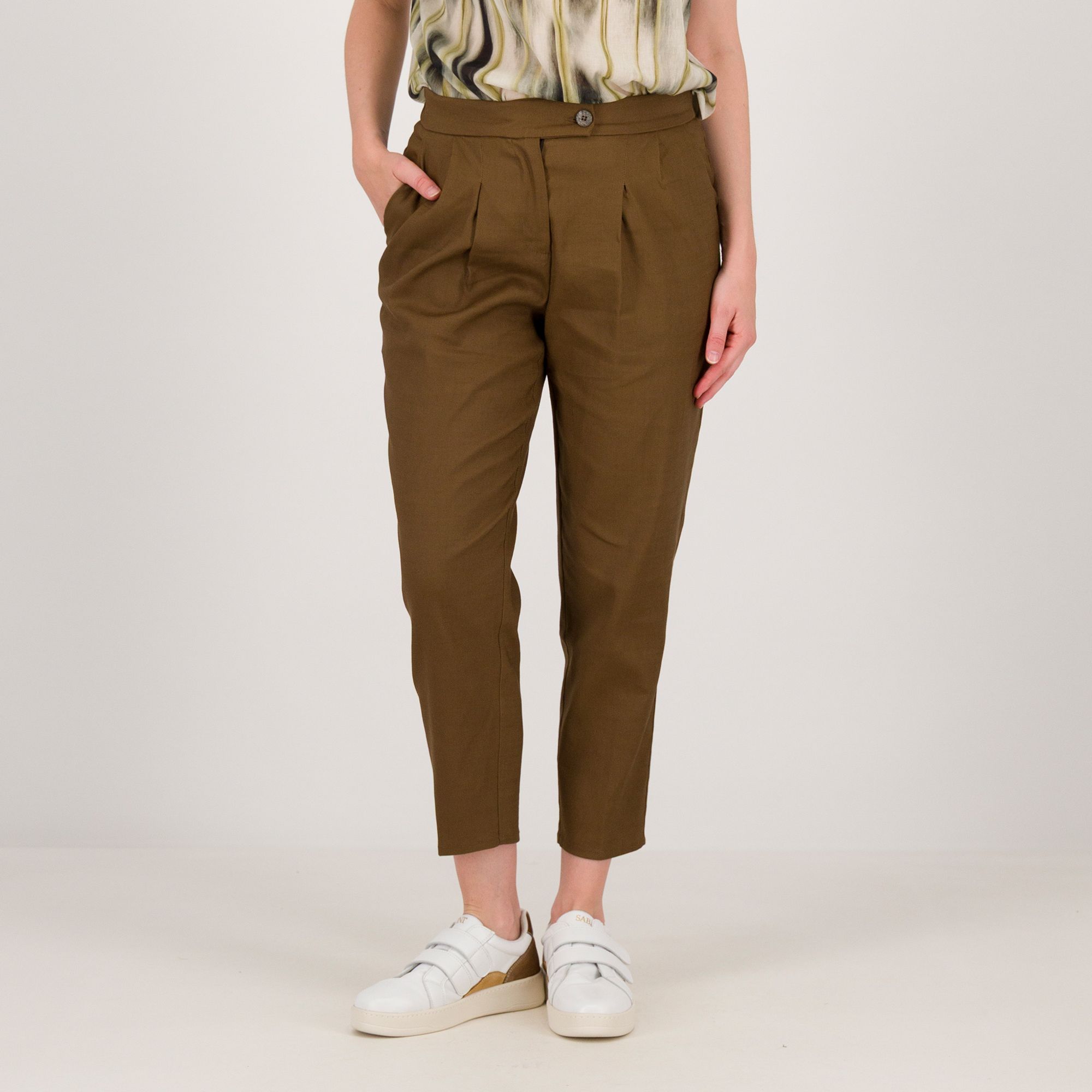 W.I.T.A.
Pantaloni in viscosa,
lino e cotone
con elastico
