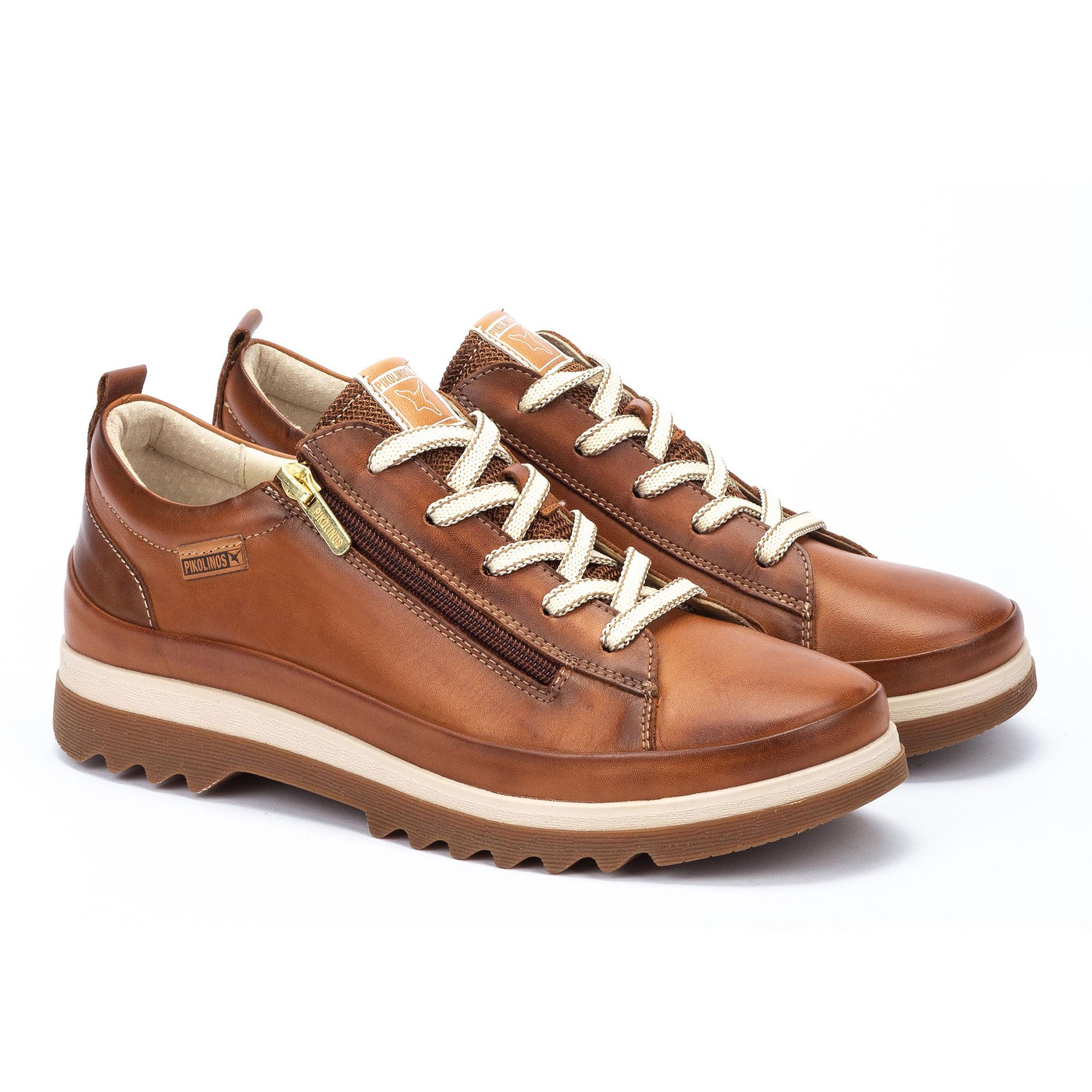 Pikolinos
Sneaker in pelle
con cuciture
e suola 3cm