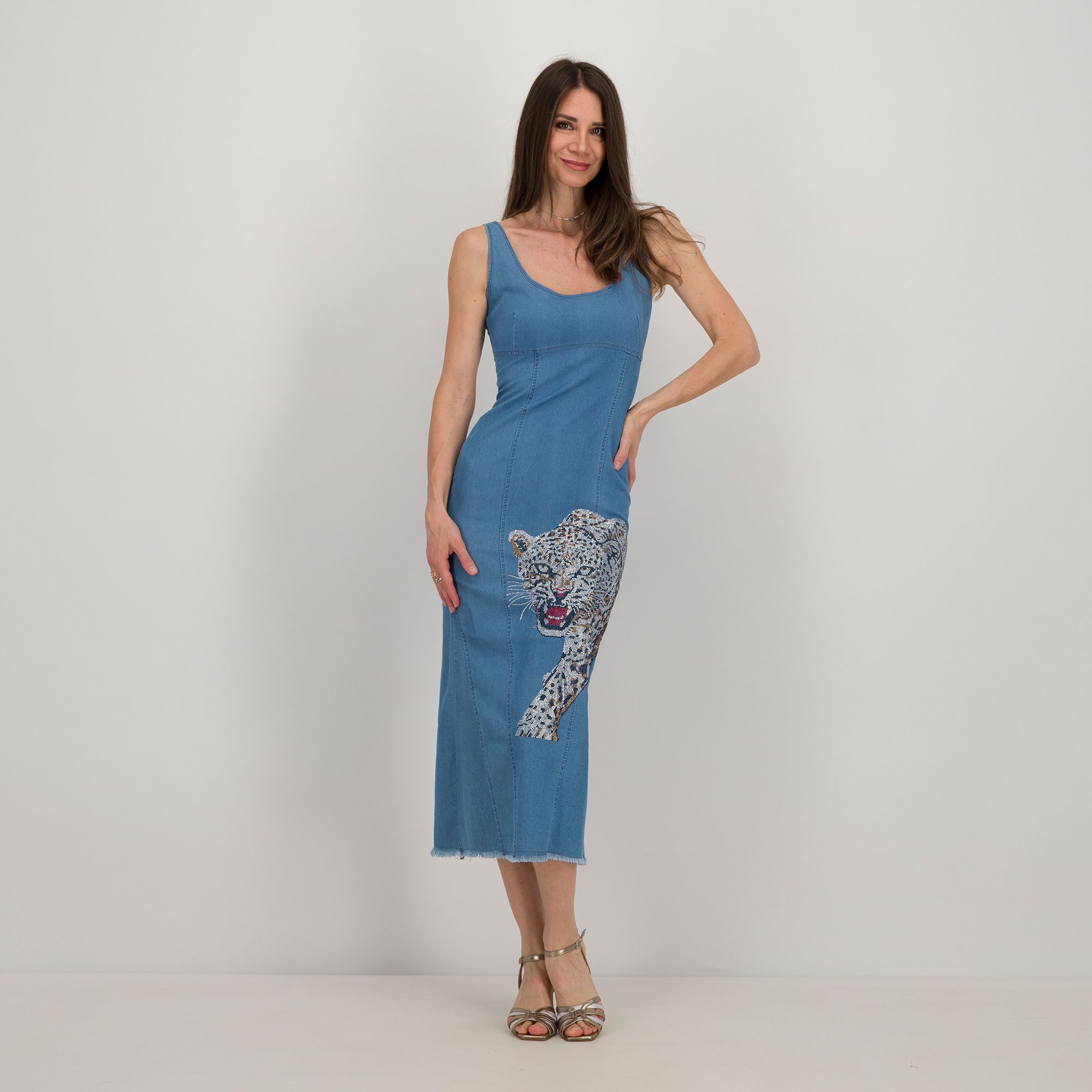 Stefano Ghilardi
Abito in jeans
smanicato
con decoro tigre