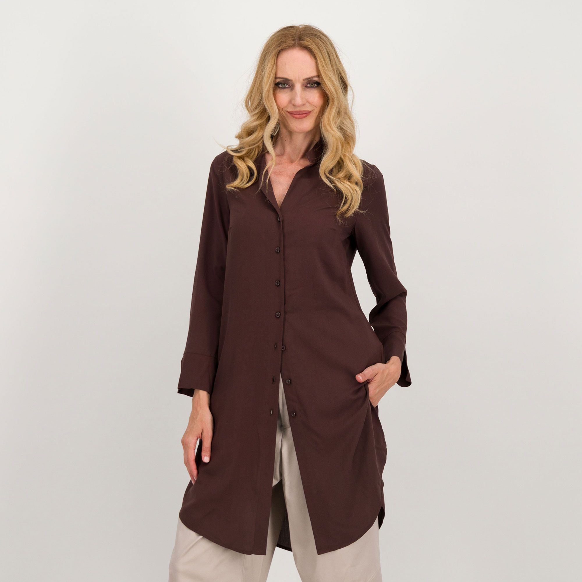 Caterina Lancini
Camicia con collo
alla coreana