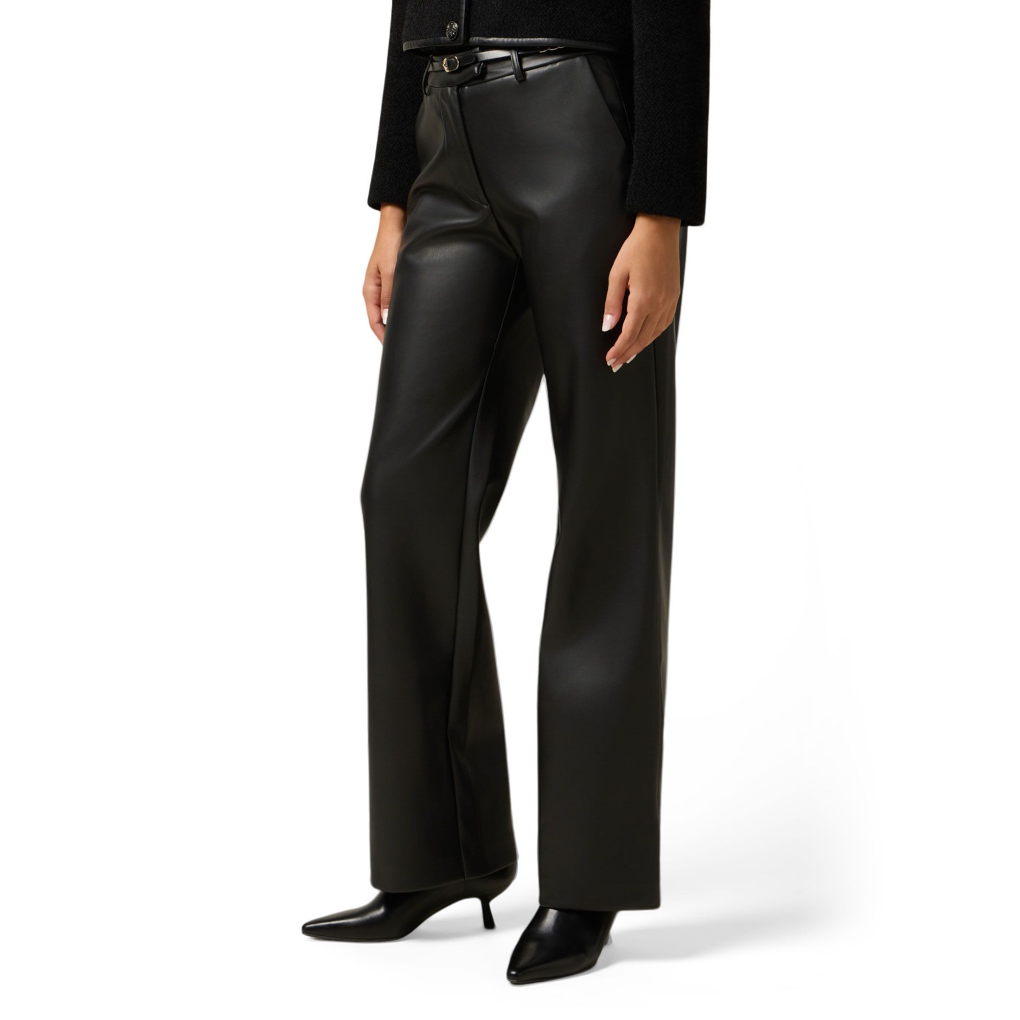 Oltre
Pantaloni cropped
con tasche laterali
nei fianchi