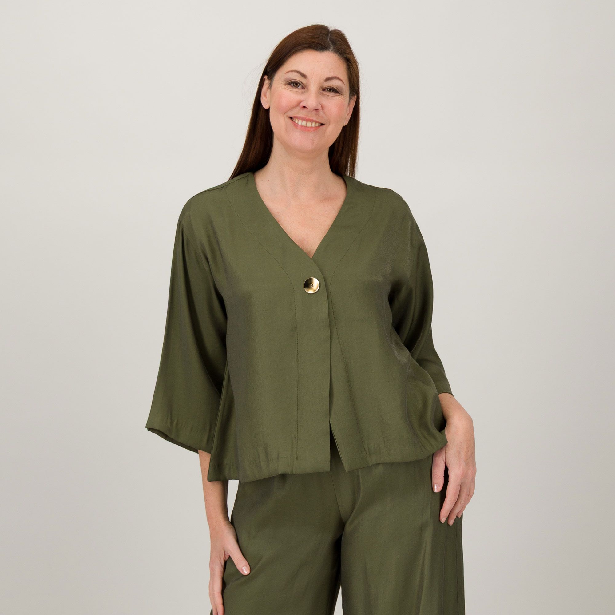 Bianca Della Torre
Giacca in viscosa,
manica a kimono