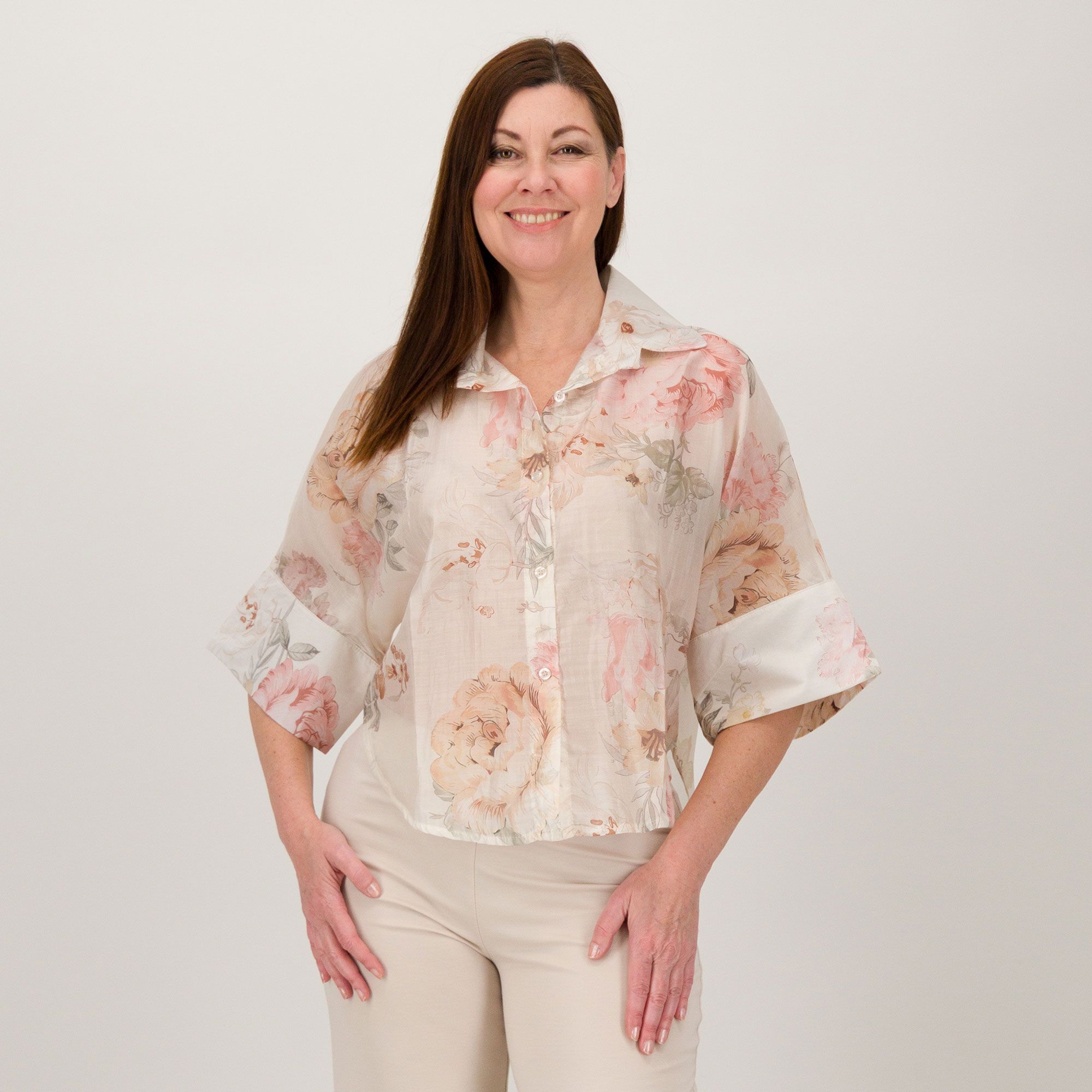 EVA Franco Ciambella
Camicia in tessuto
fantasia floreale