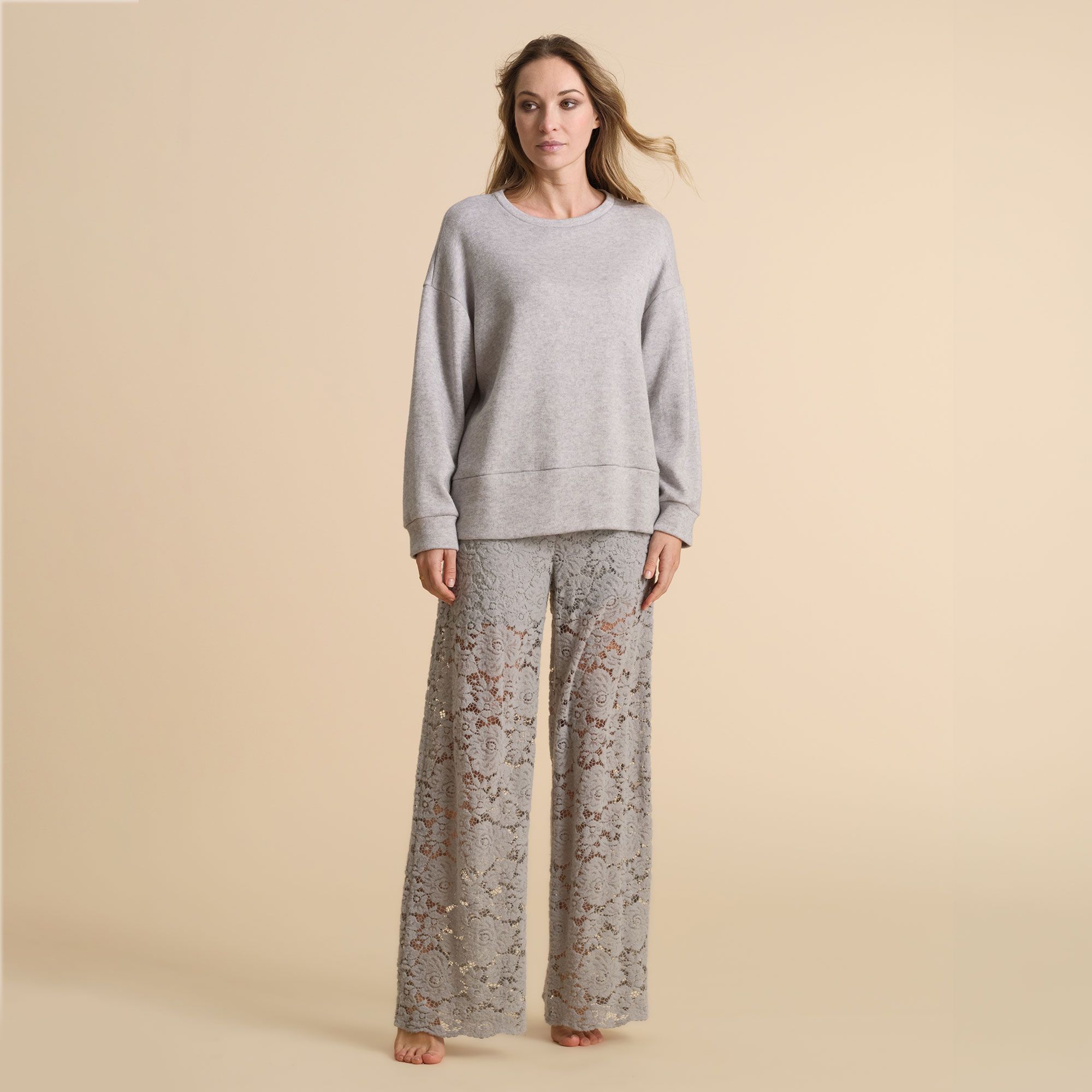 Pepita
Completo homewear
composto da: una
maglia e pantaloni