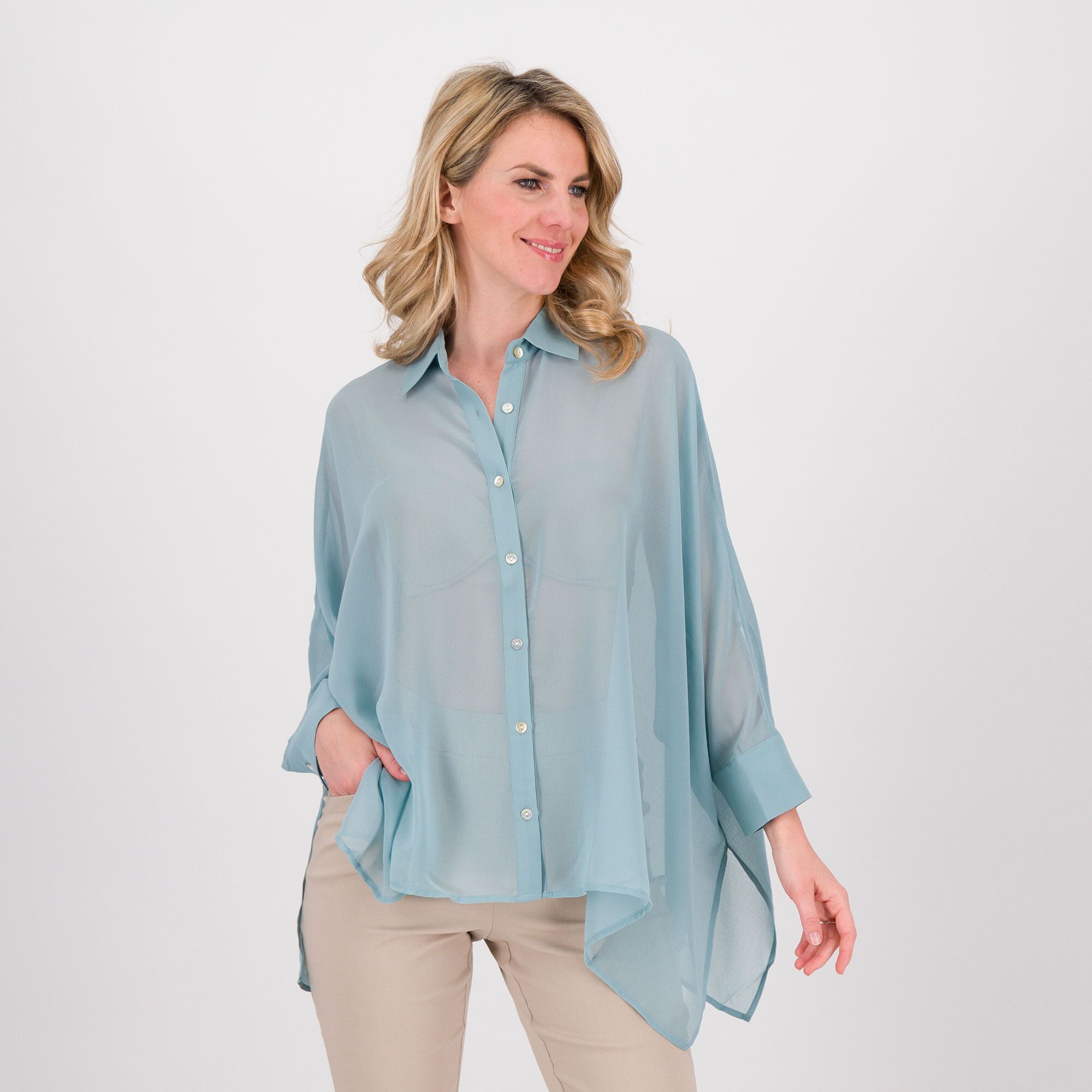 Image of Wynne Layers Camicia ampia in georgette con manica a pipistrello Spacchi laterali061