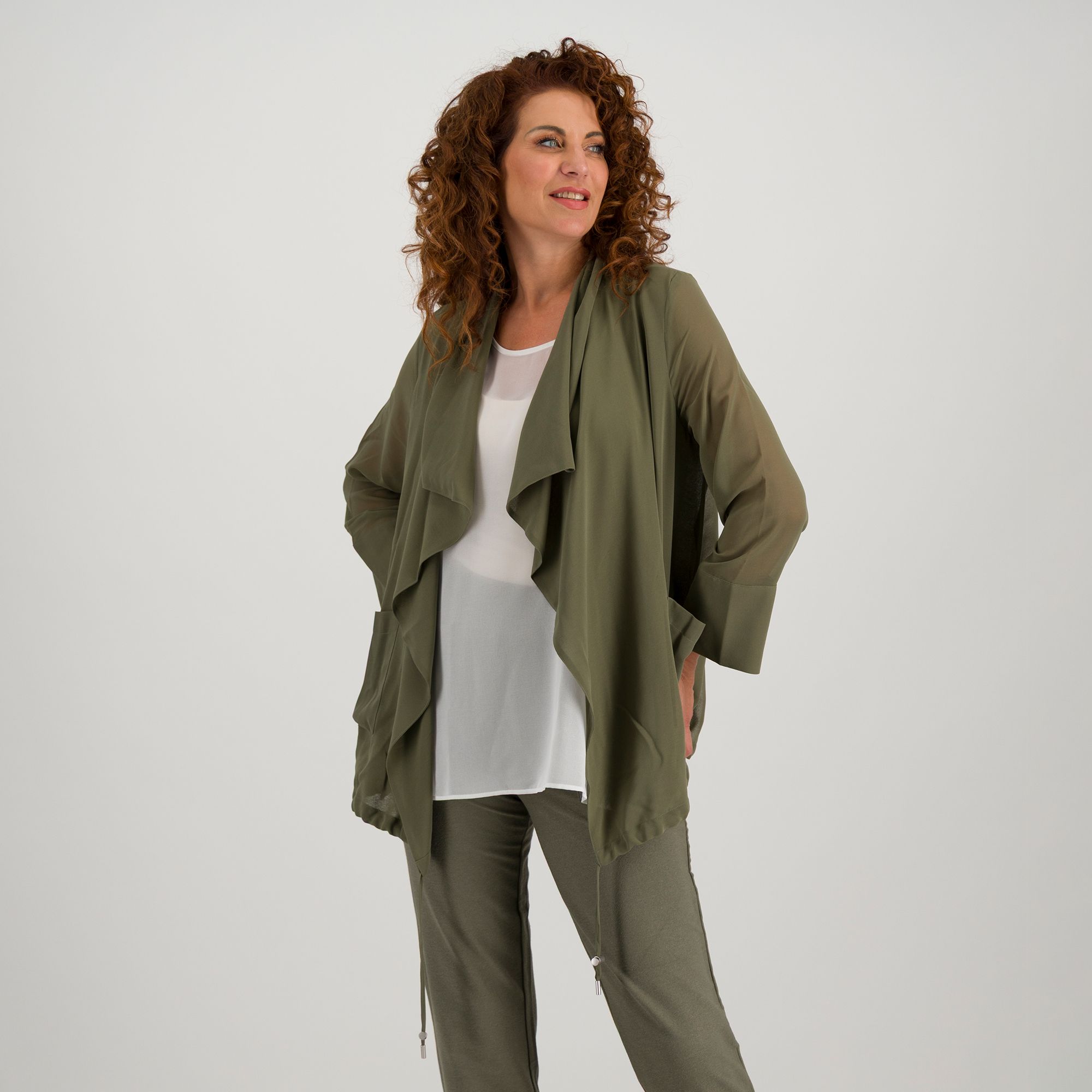 Wynne Layers
Giacca a manica
lunga con drappeggio
e coulisse