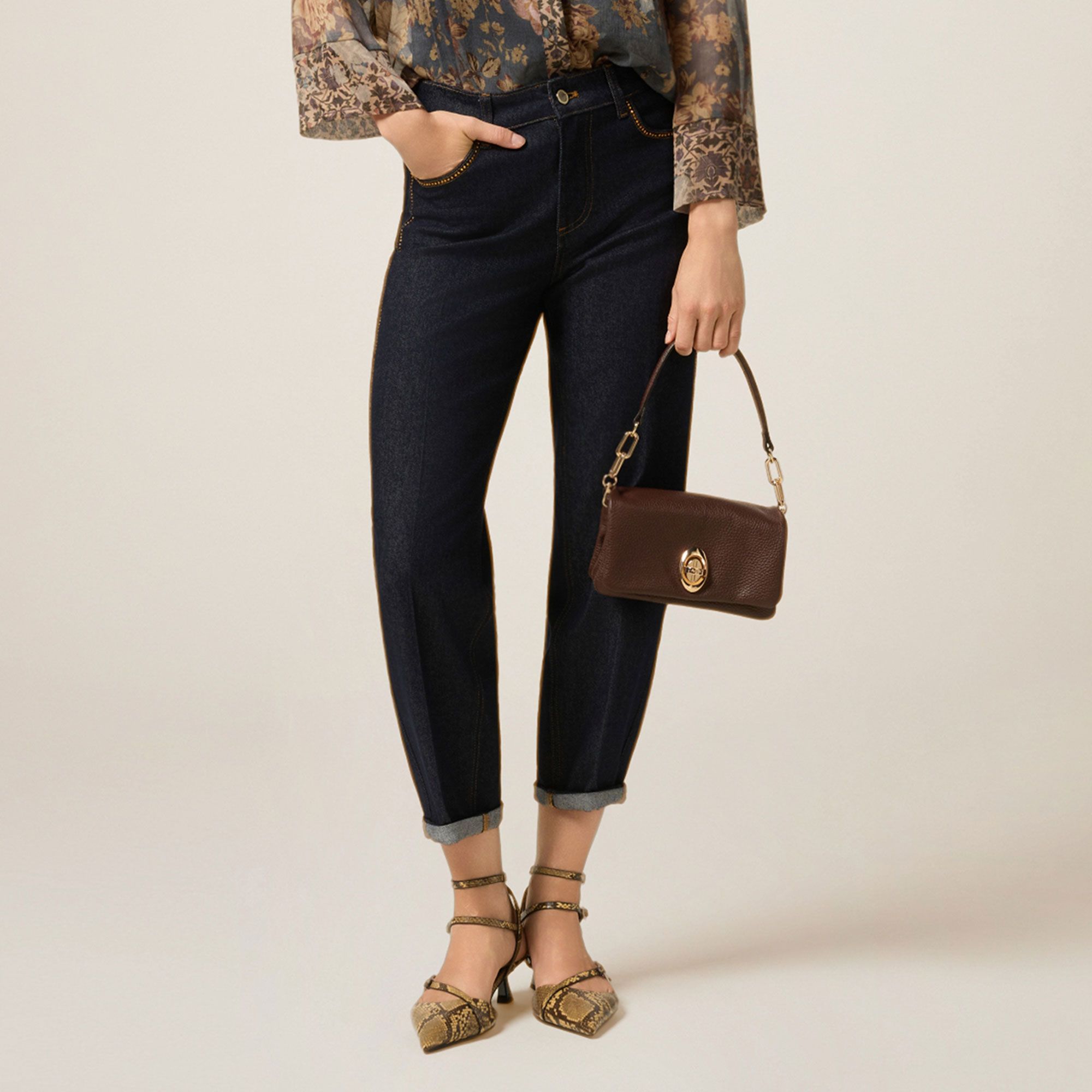 Oltre
Jeans boyfriend
con strass