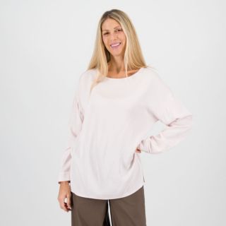 Lucrezia Sciortino
Blusa in raso di
viscosa con scollo
barchetta