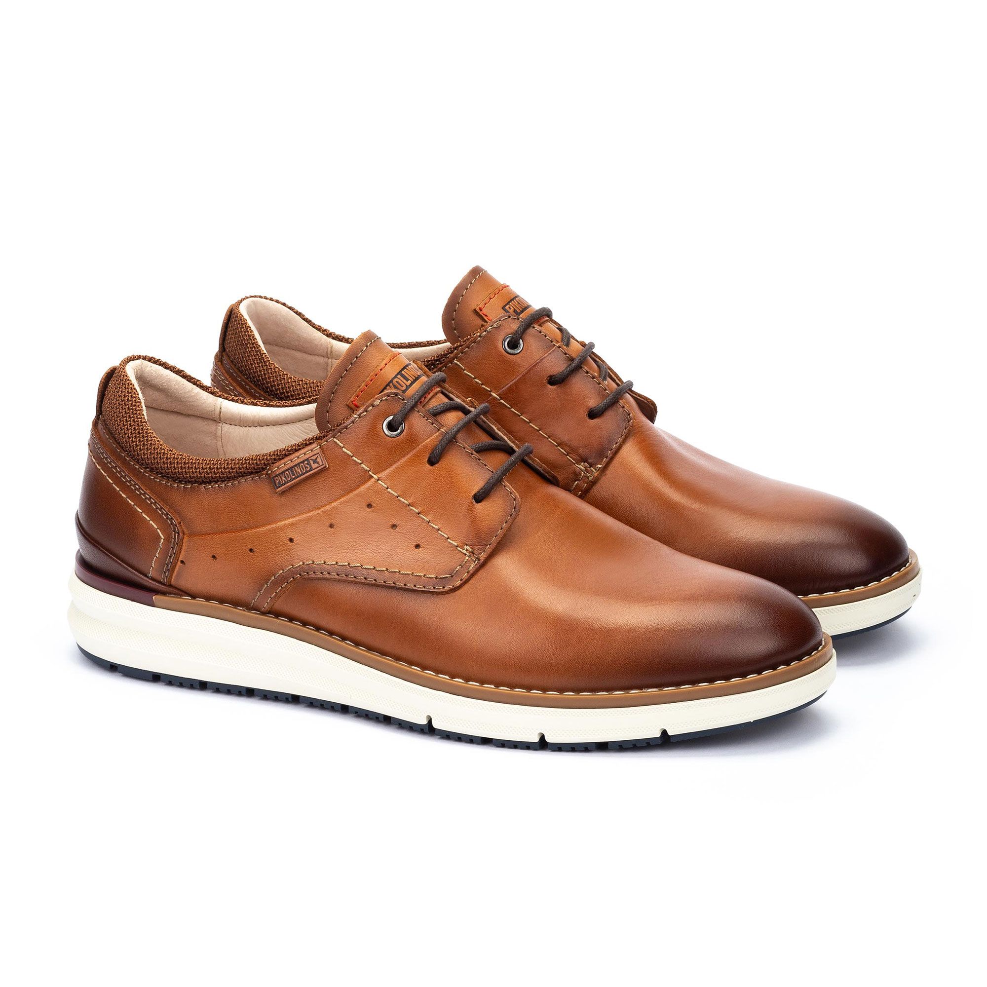 Pikolinos
Scarpe derby uomo
in pelle con cuciture
e suola 3,5cm