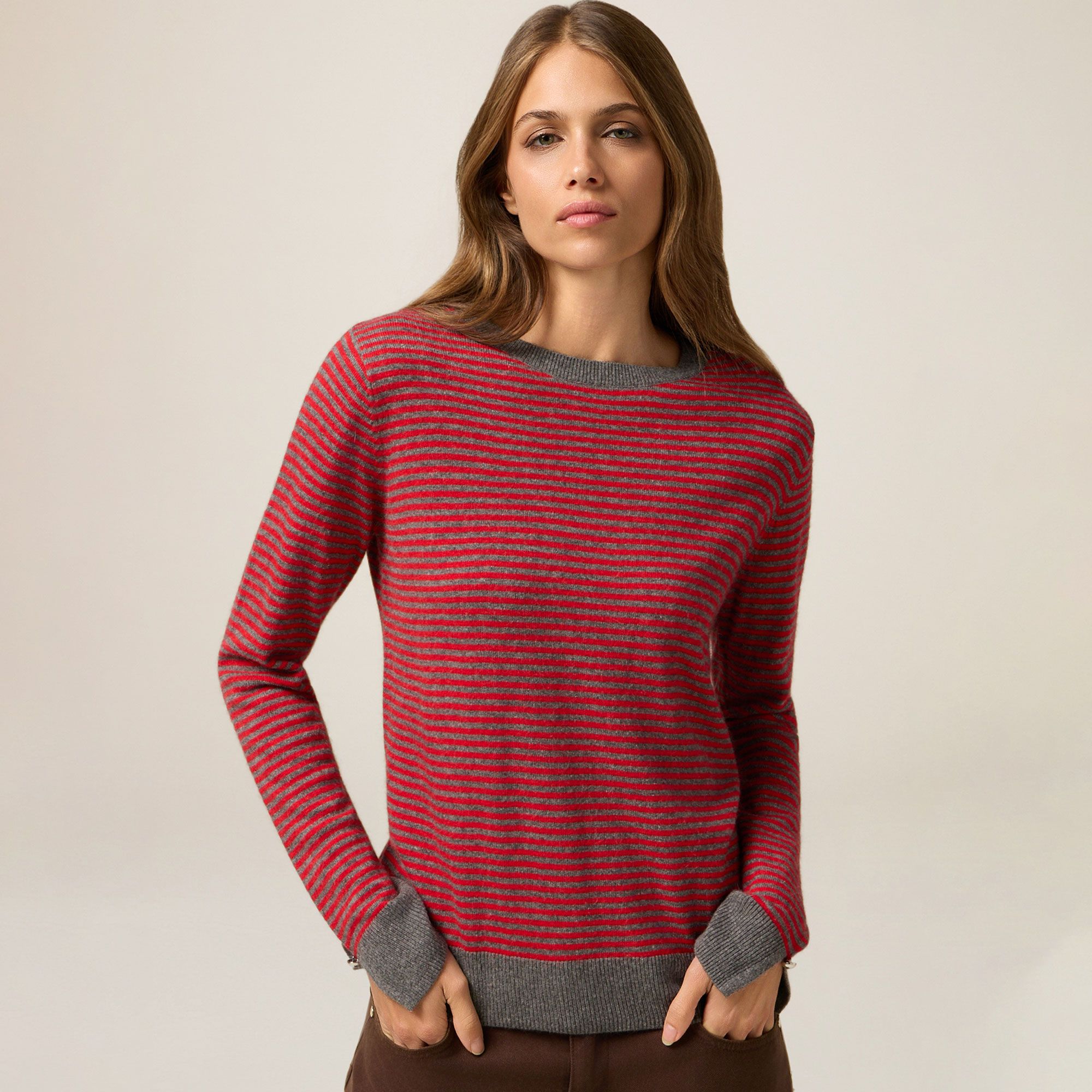 Oltre
Maglia a righe
con scollo tondo