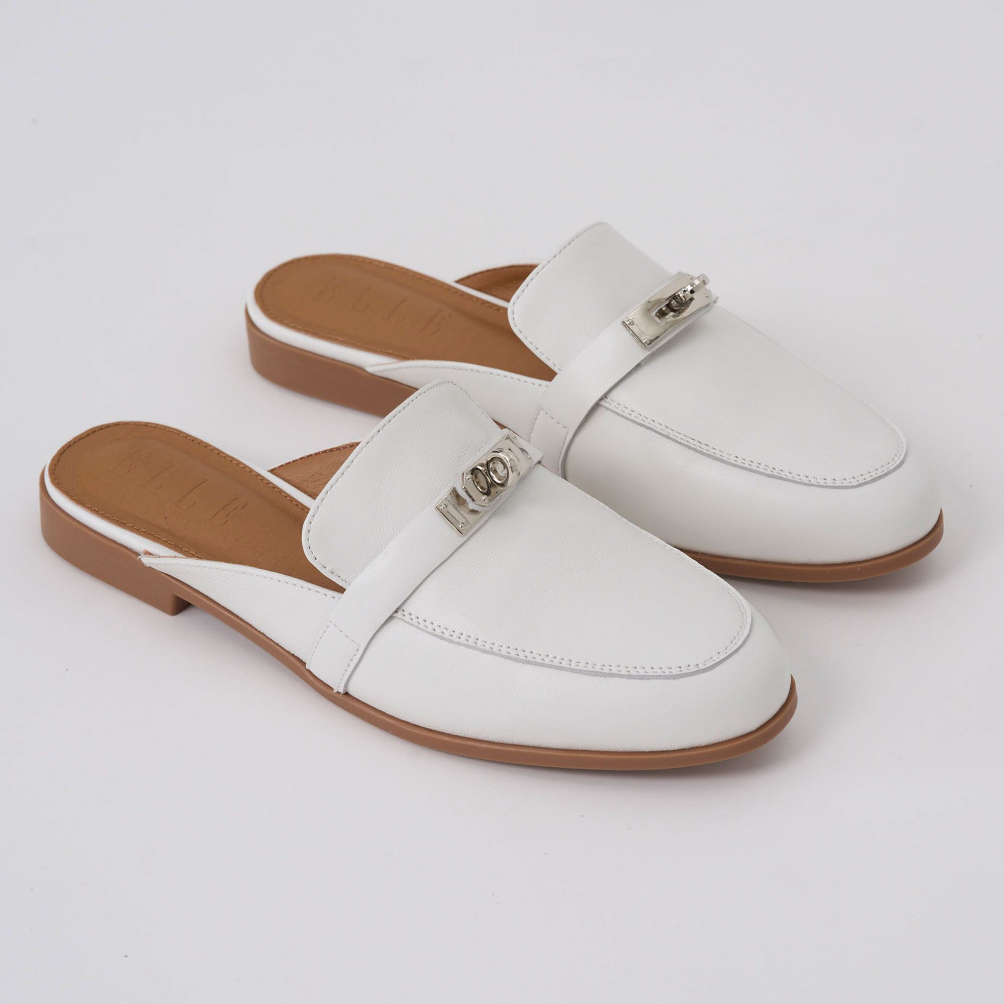 ELLE
Sabot in pelle con
fascetta decorata
e tacco 2 cm