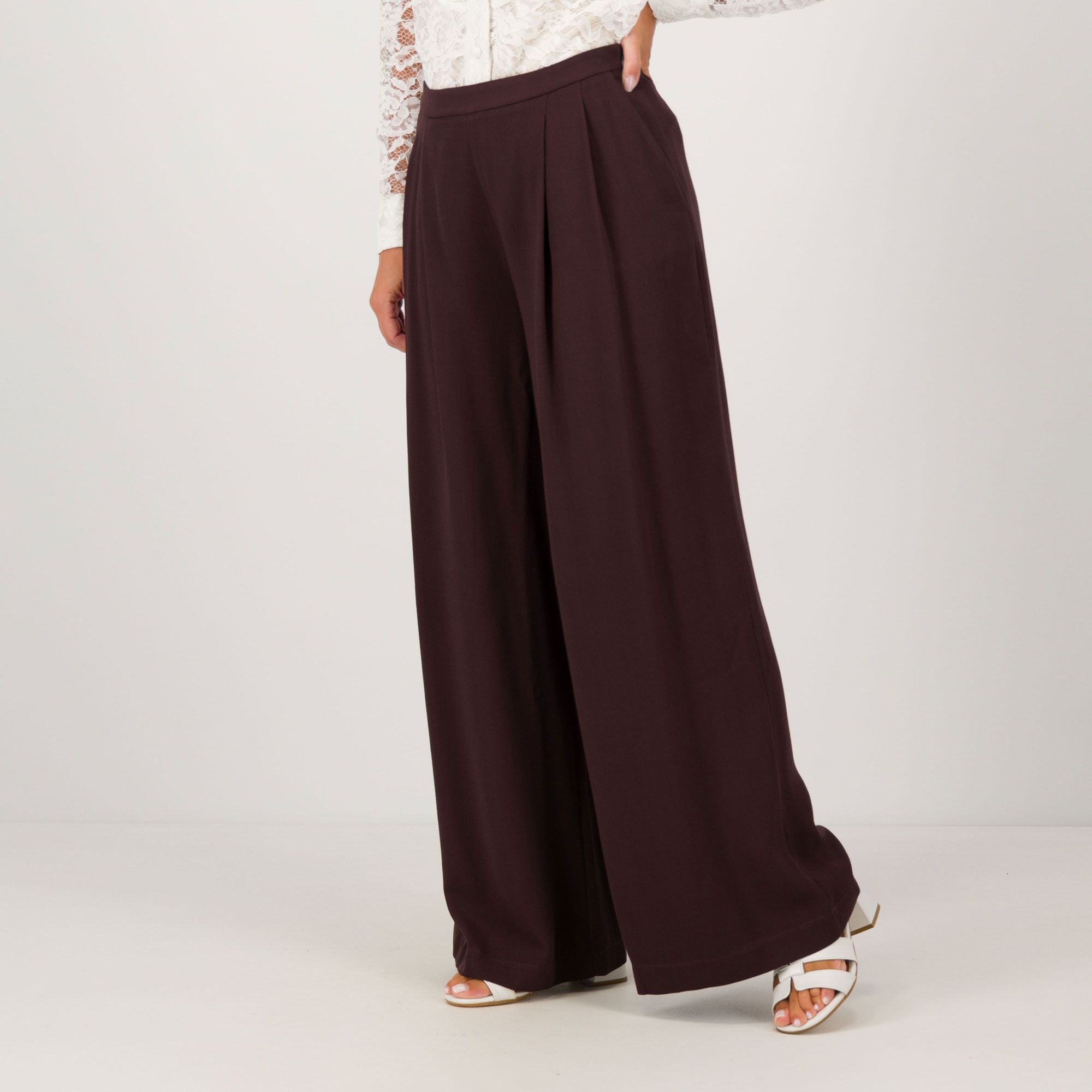 PALAZZO MODA
Pantaloni in drill
di viscosa
con elastico