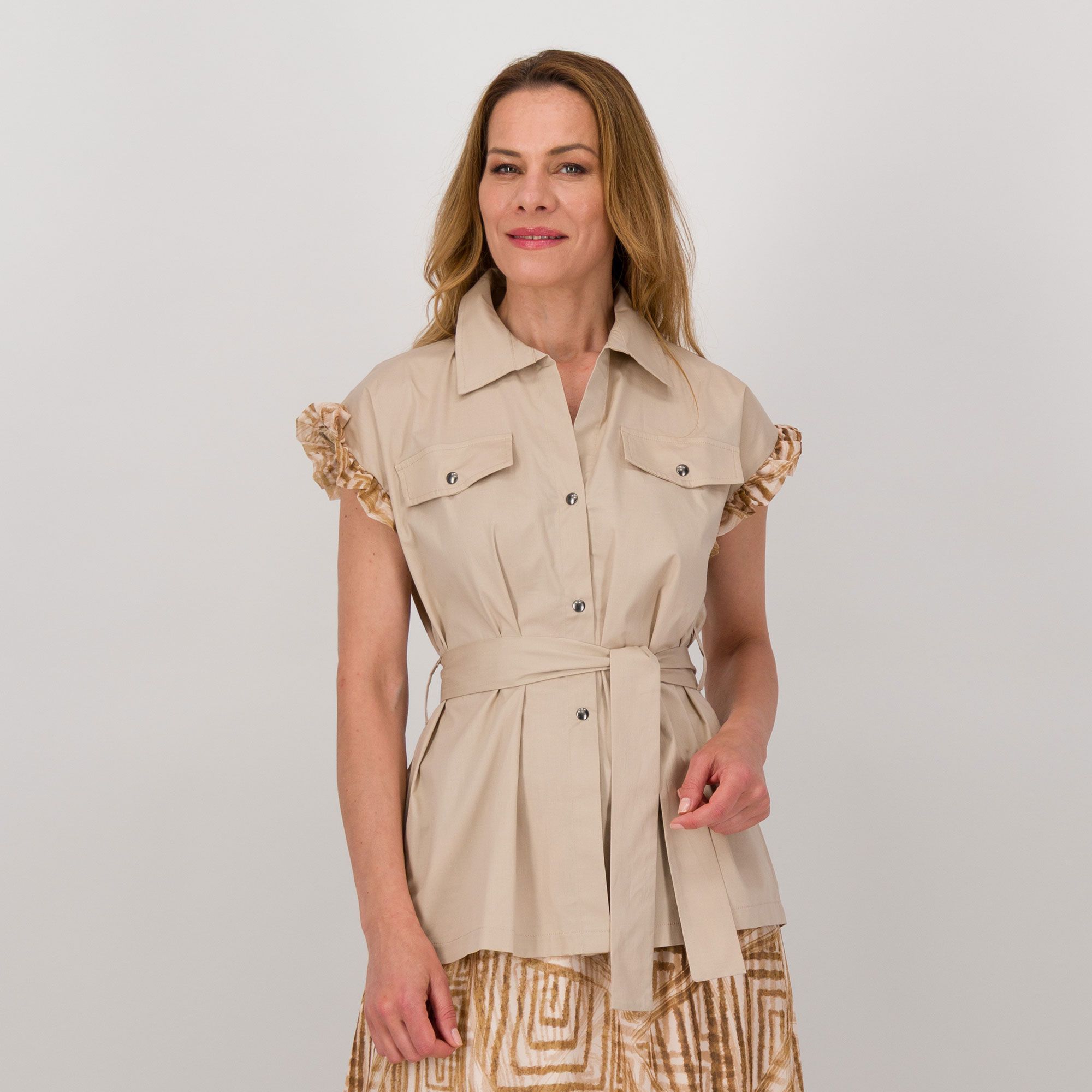 Bianca Della Torre
Camicia sahariana
in popeline di cotone
con manica a kimono