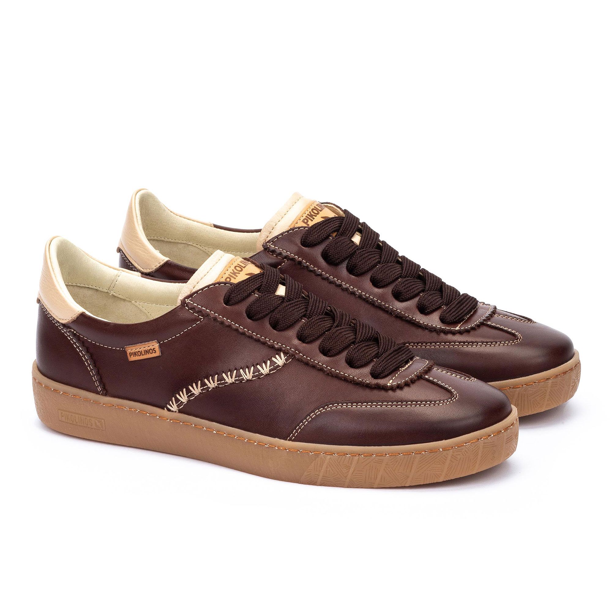 Pikolinos
Sneaker in pelle
con inserti
e suola 2,5cm