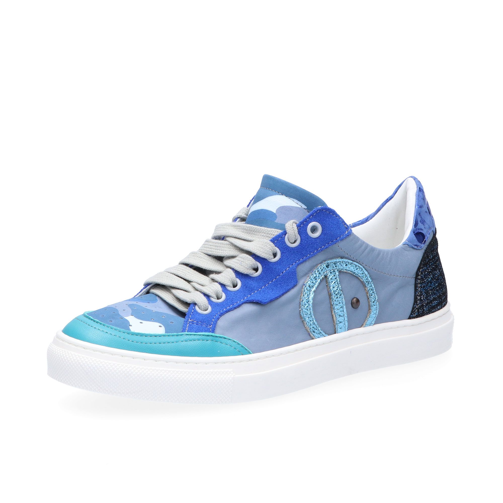 Ebarrito
Sneaker in pelle
patchwork con
suola 3 cm