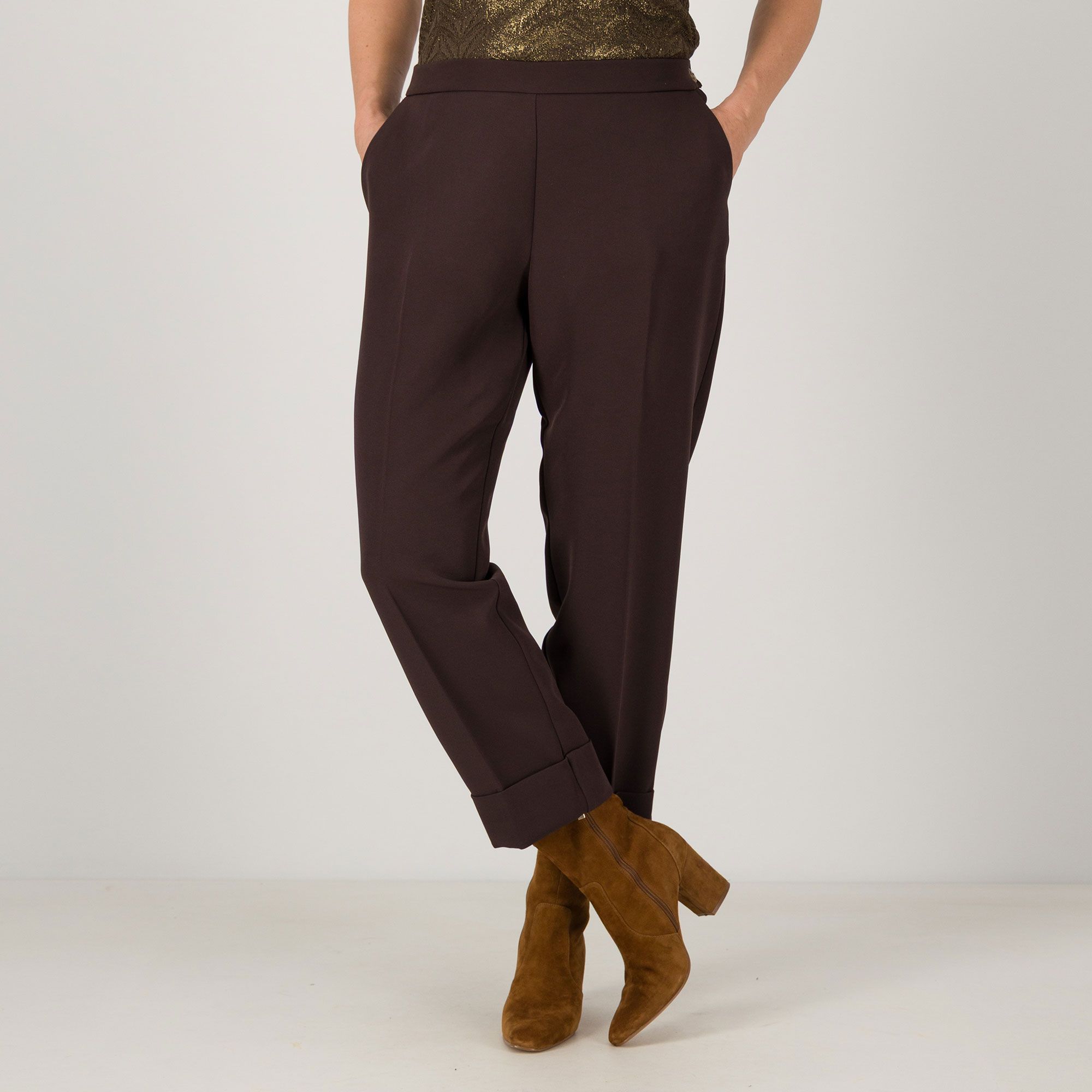 SottoMarino
Pantaloni a sigaretta
con elastico dietro