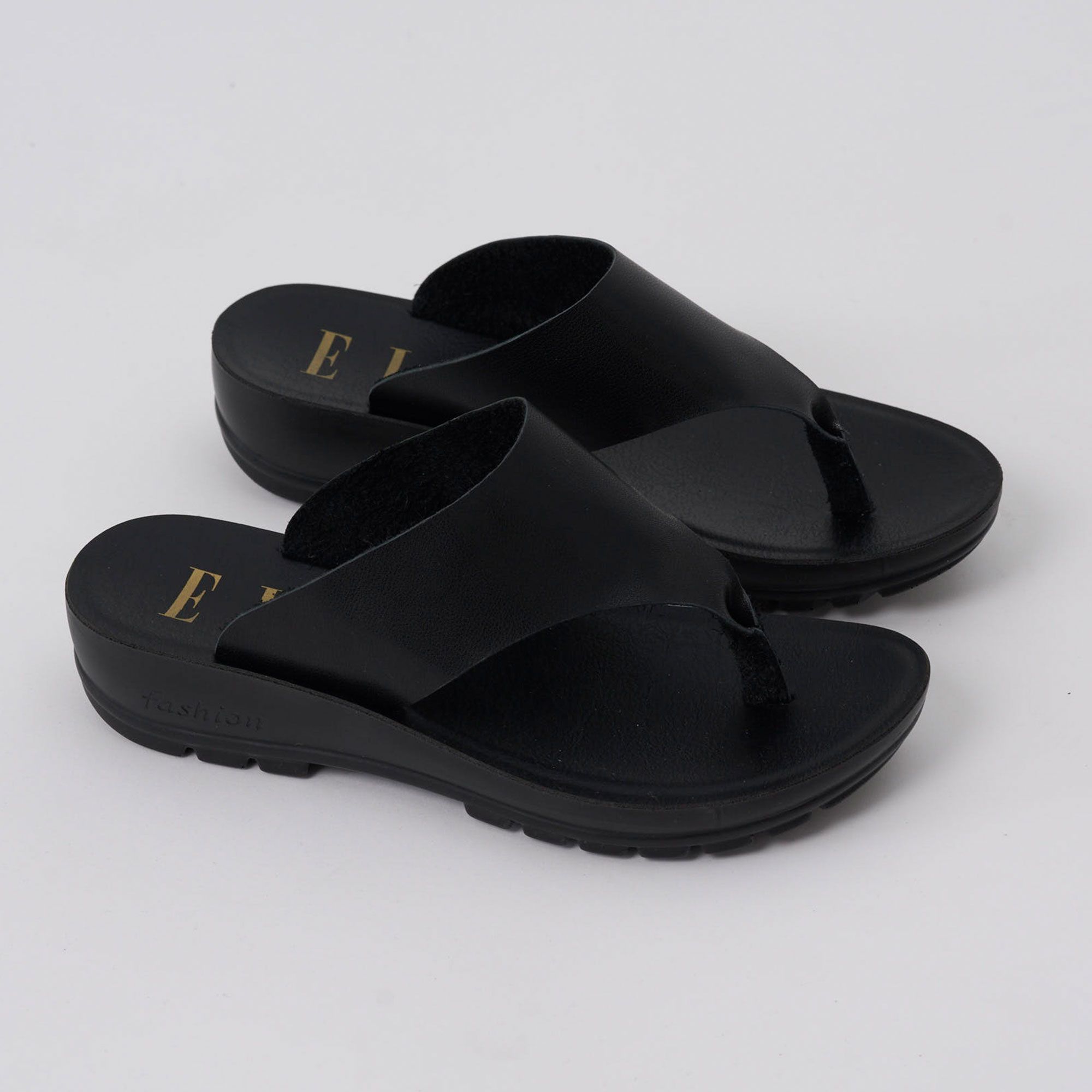 ELLE
Sandali infradito 
in pelle
con zeppa 3,5 cm