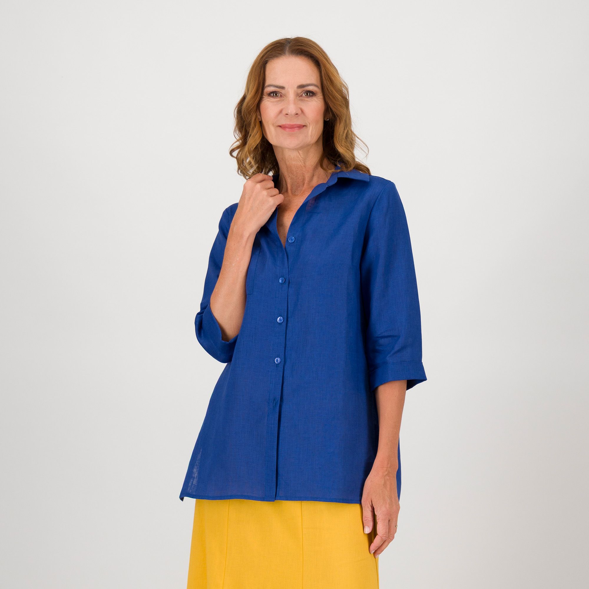 Officina della Moda
Camicia in lino
con bottoni
