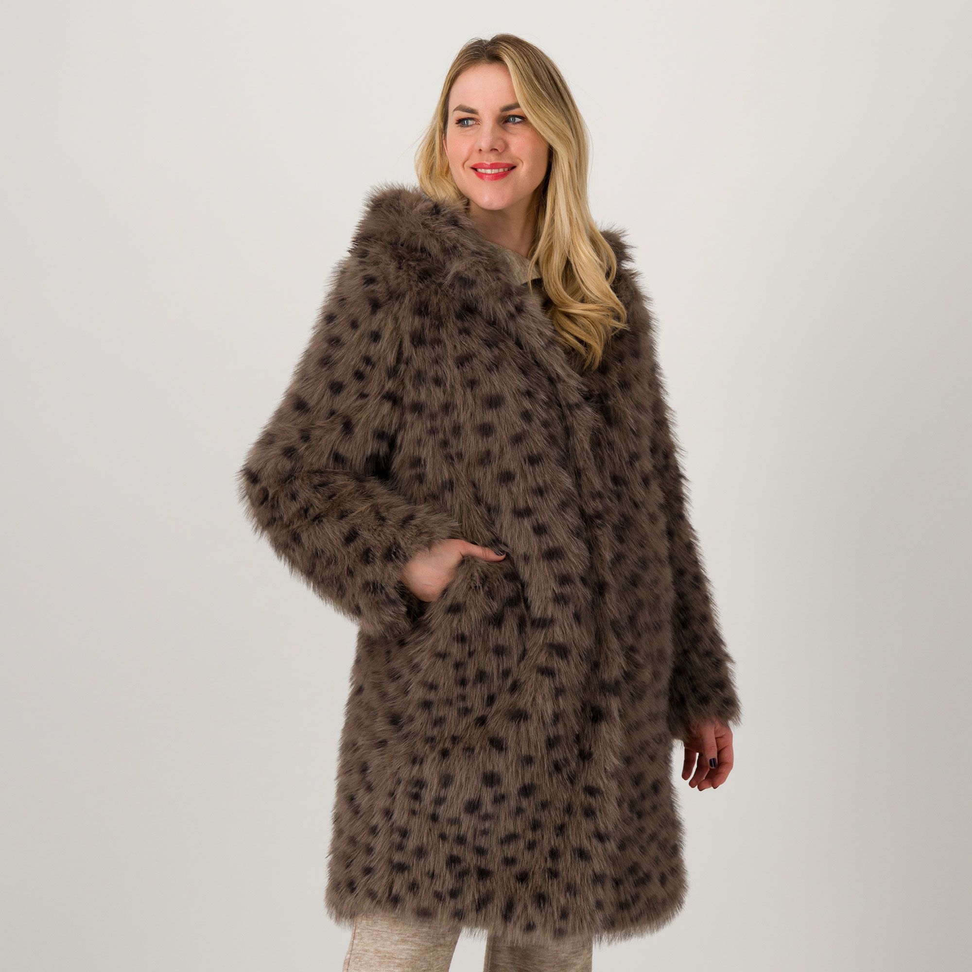 Caterina Lancini
Giacca lunga in pelo
sintetico con
cappuccio