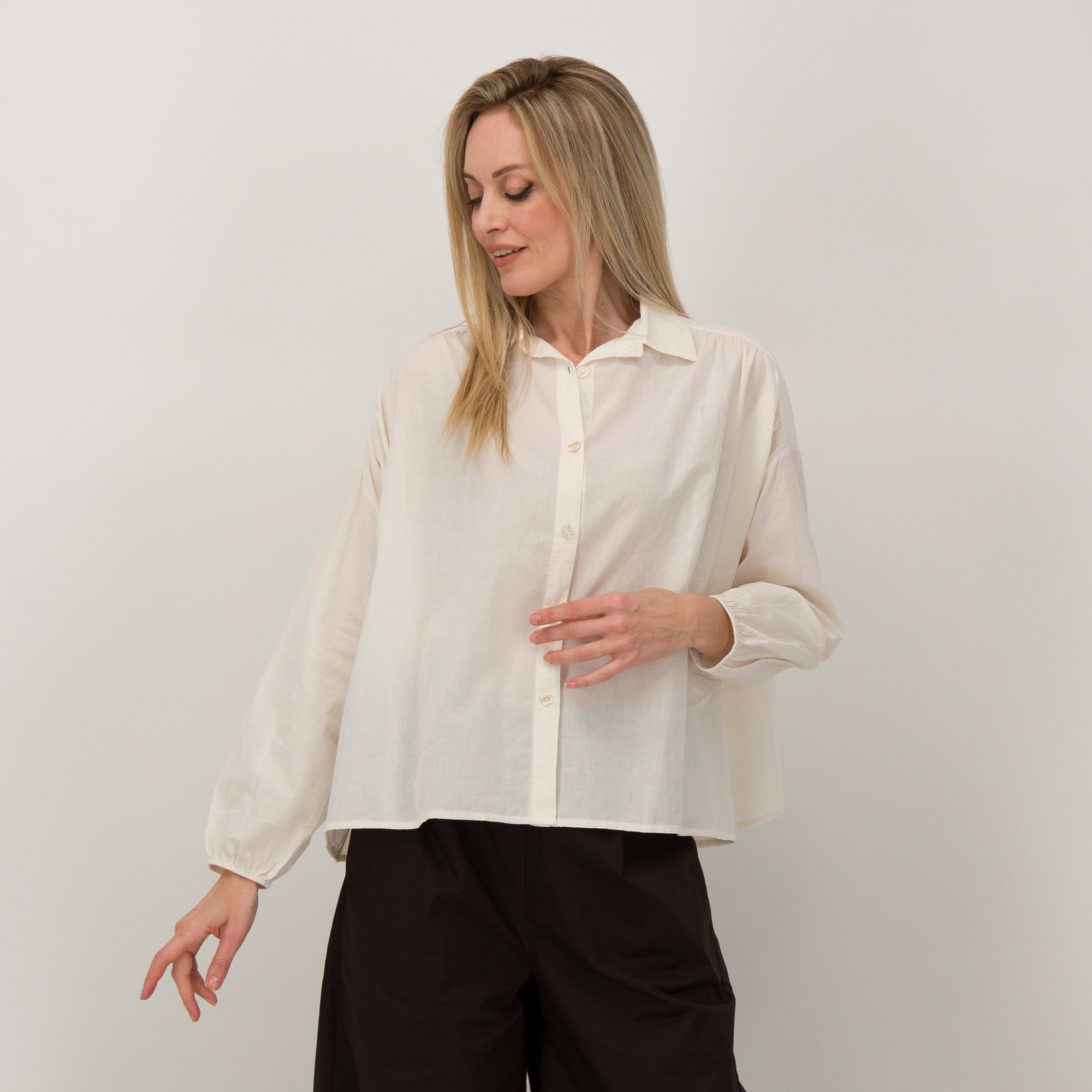 Lucrezia Sciortino
Camicia in cotone
a maniche lunghe