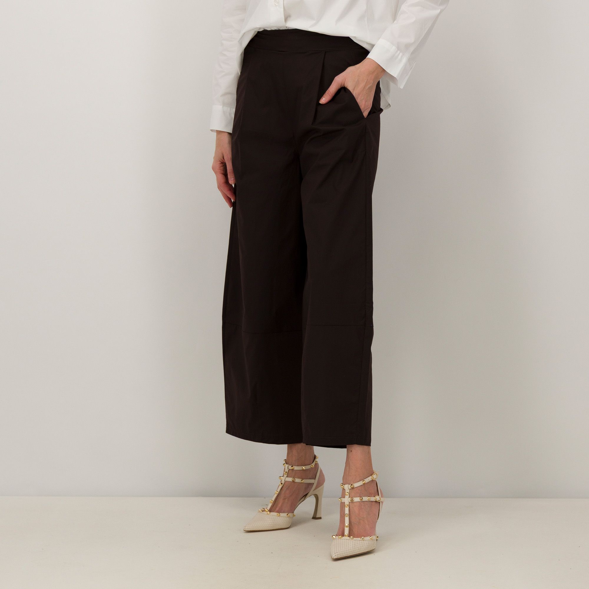 Lucrezia Sciortino
Pantaloni balloon in
cotone con elastico