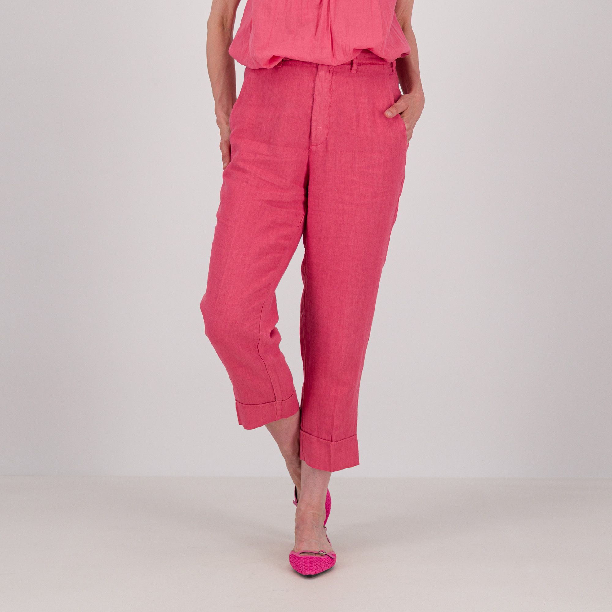 Colour Lab
Pantaloni chino
in tela di lino
con risvolto al fondo