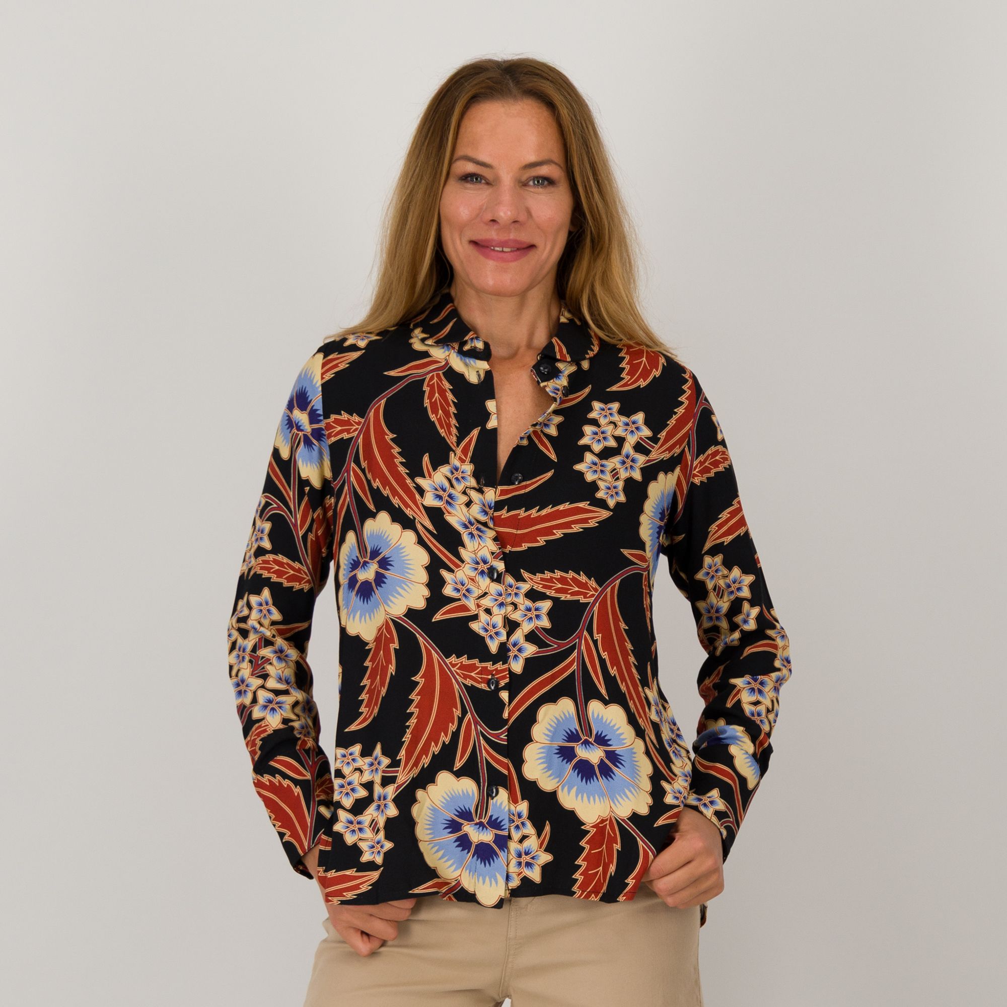 RISSKIO
Camicia a fiori
a maniche lunghe