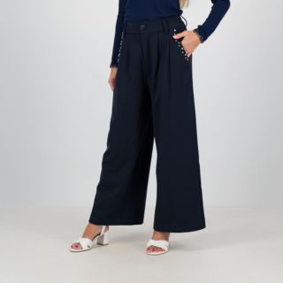 James Lakeland
Pantaloni ampi
con strass
sulle tasche