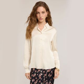 Motivi
Camicia in raso
a maniche
lunghe