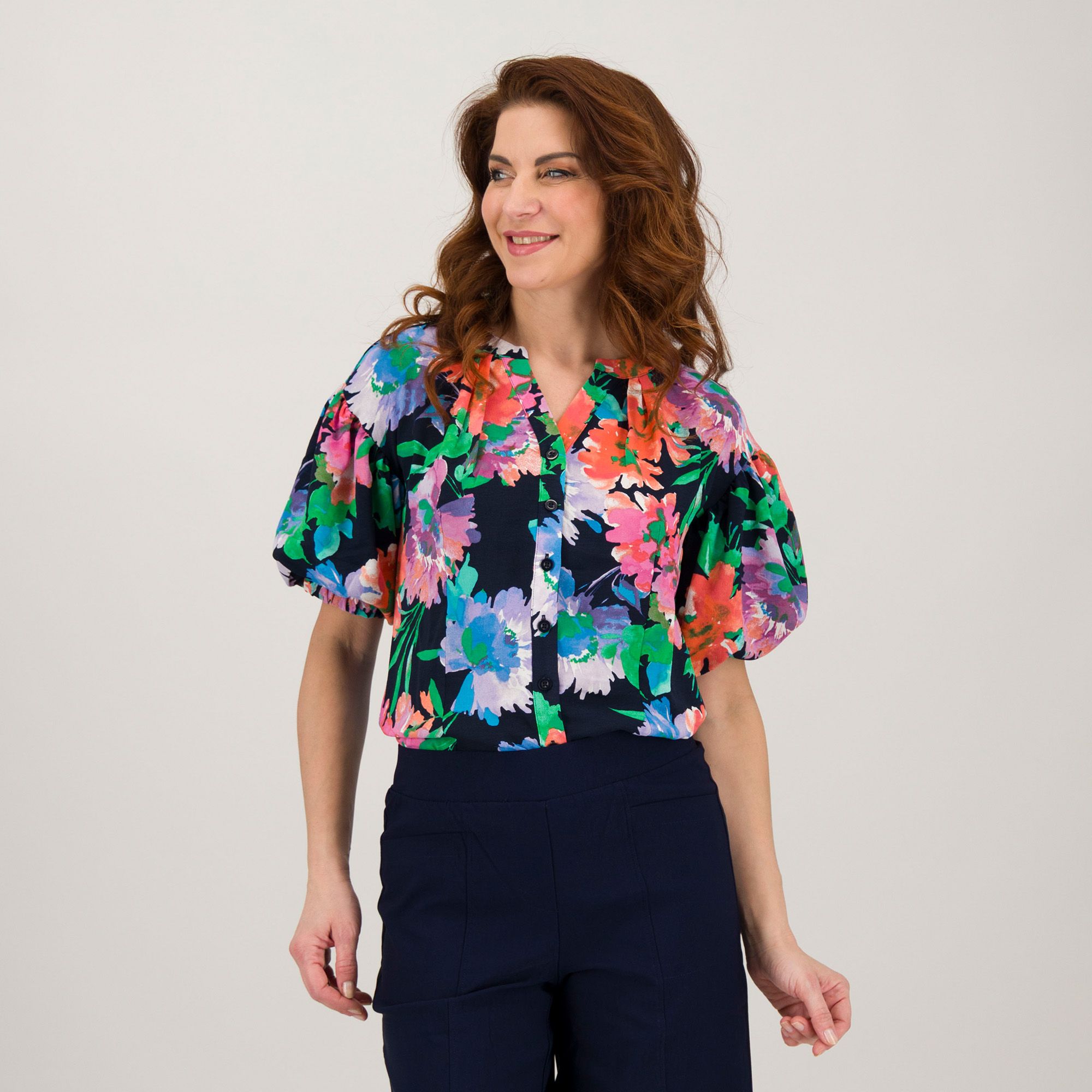 Nina Leonard
Camicia in tessuto
fantasia floreale a
maniche corte