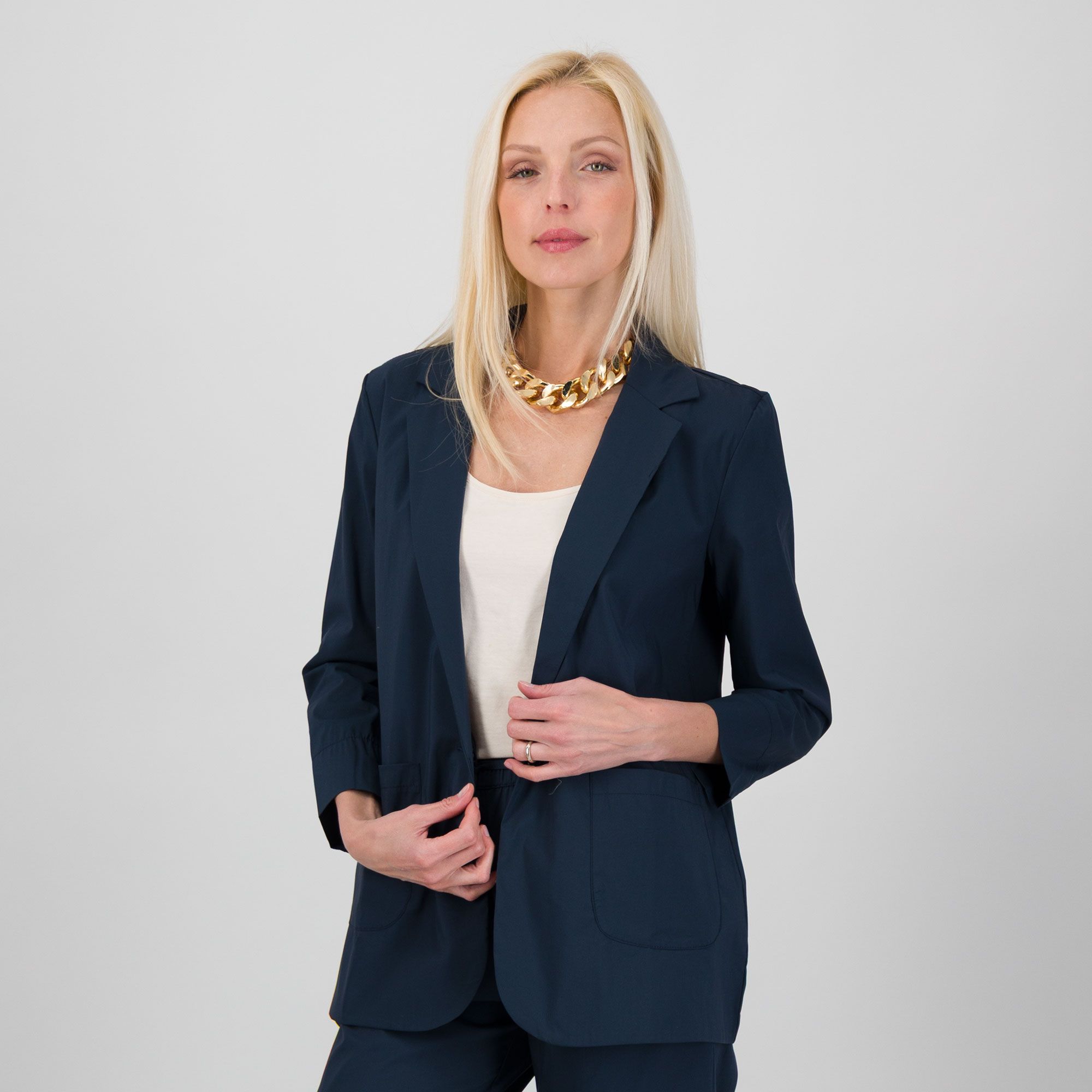 Enjoy
Blazer in cotone
a maniche lunghe