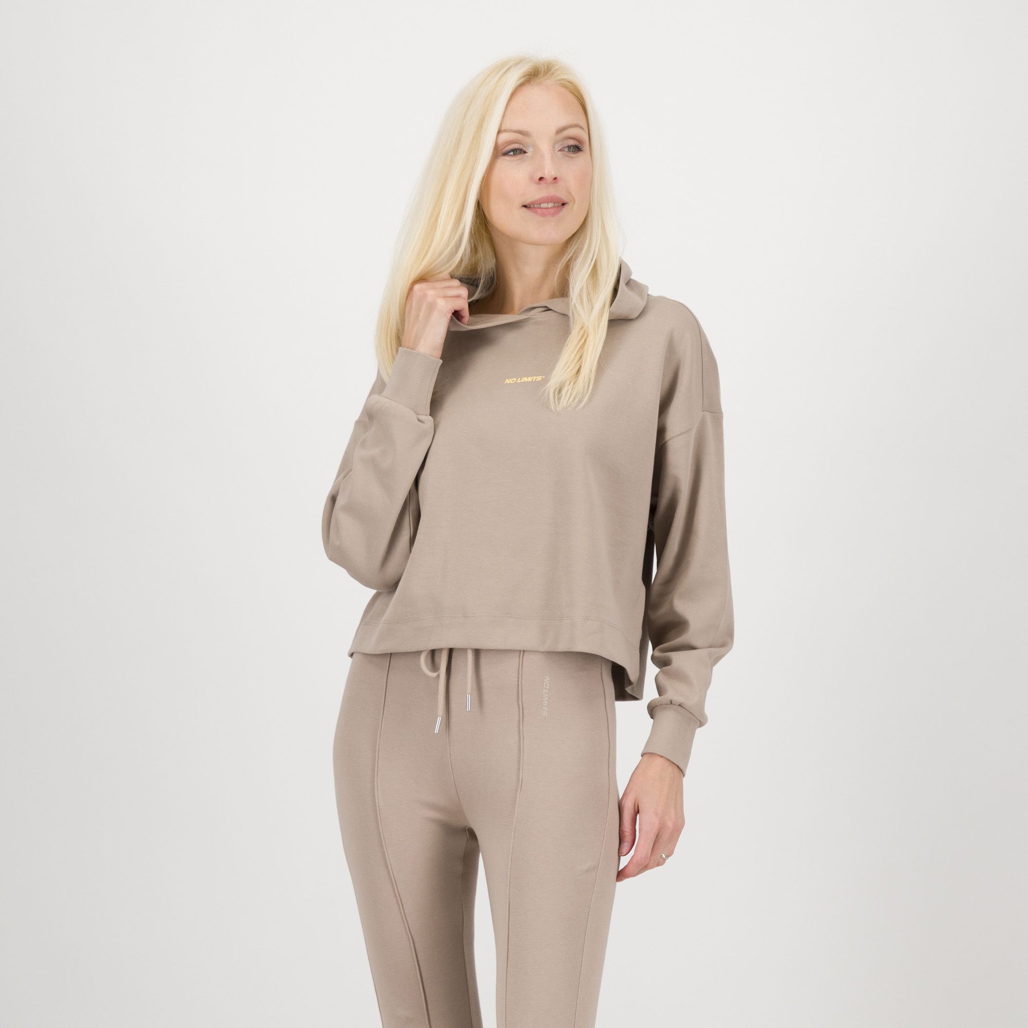 No Limits
Felpa con cappuccio
in cotone
elasticizzato