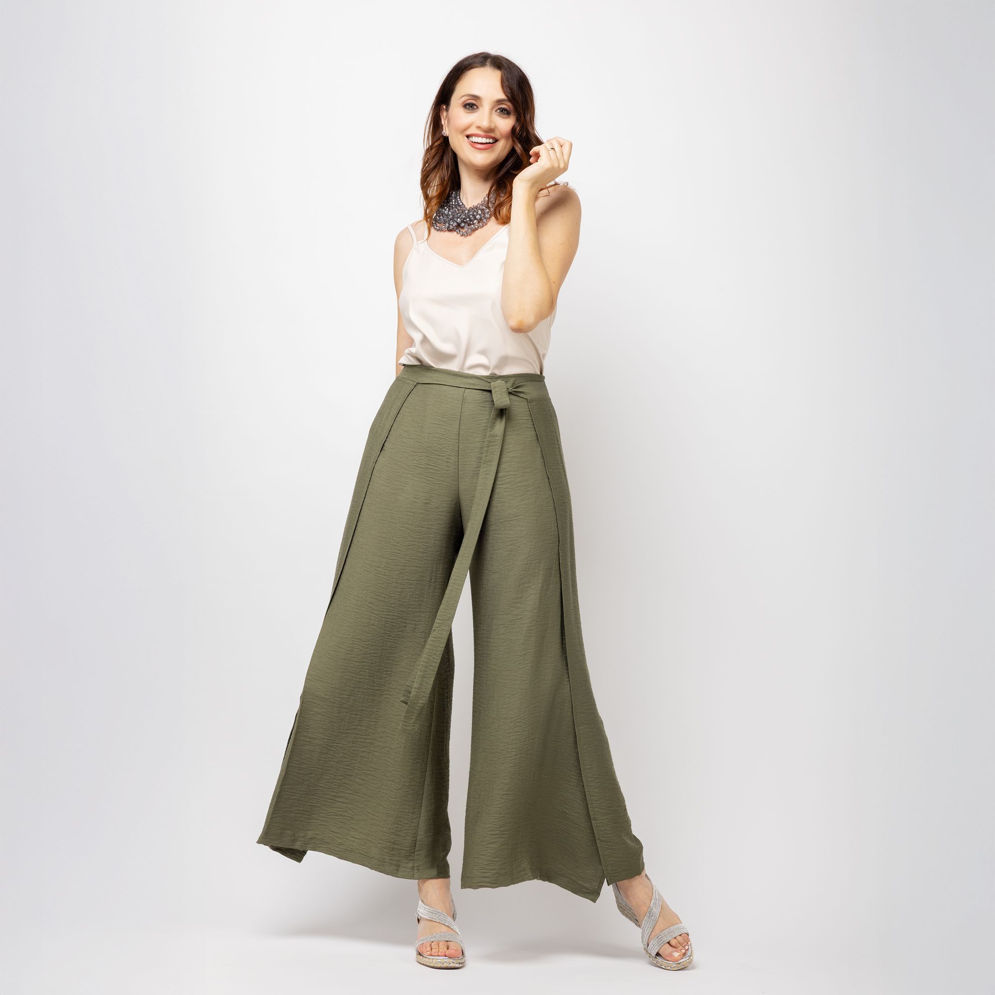M’ama
Pantaloni ampi
in misto viscosa
e lino con elastico