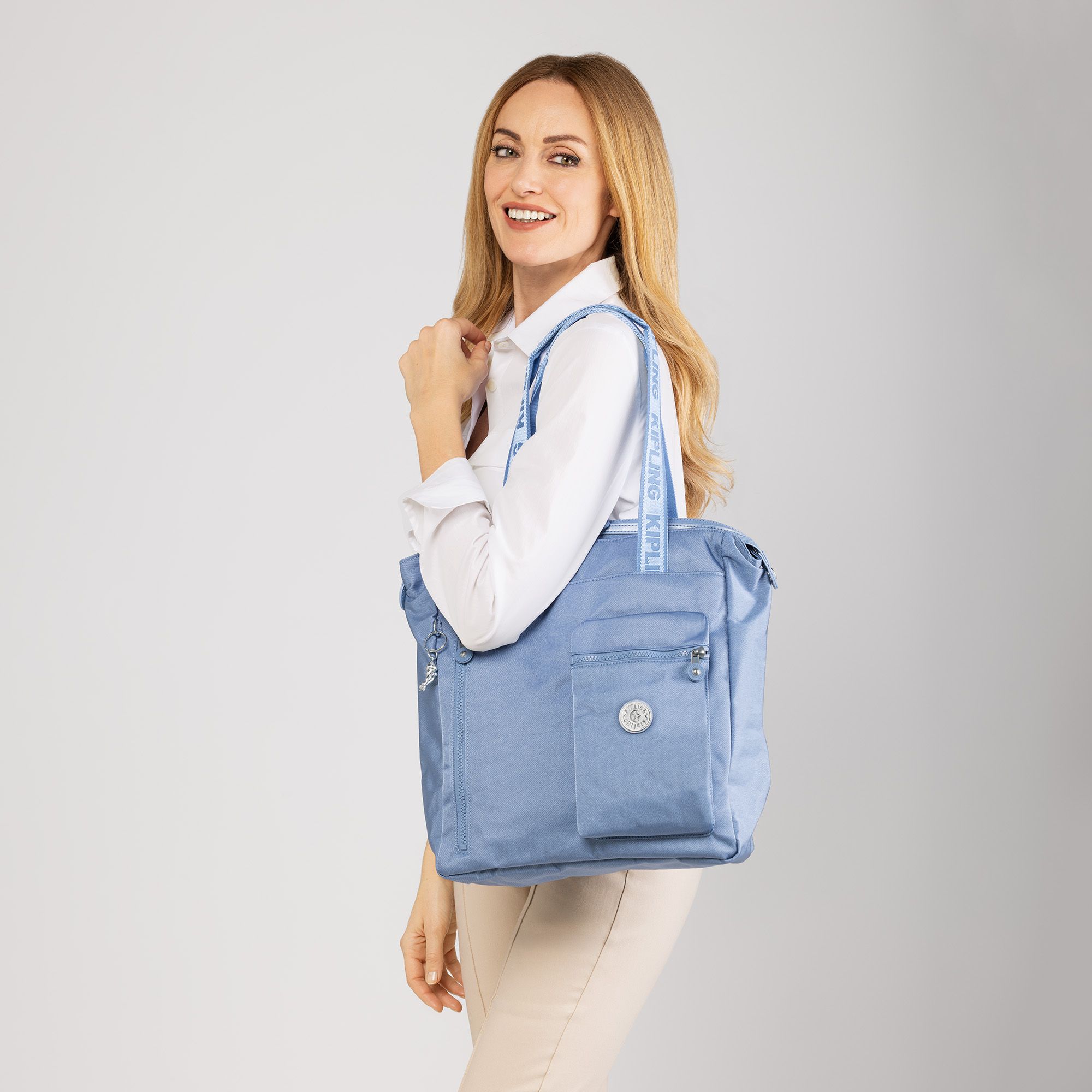Kipling
Zaino/borsa a spalla
Emillya con due
spallacci regolabili
