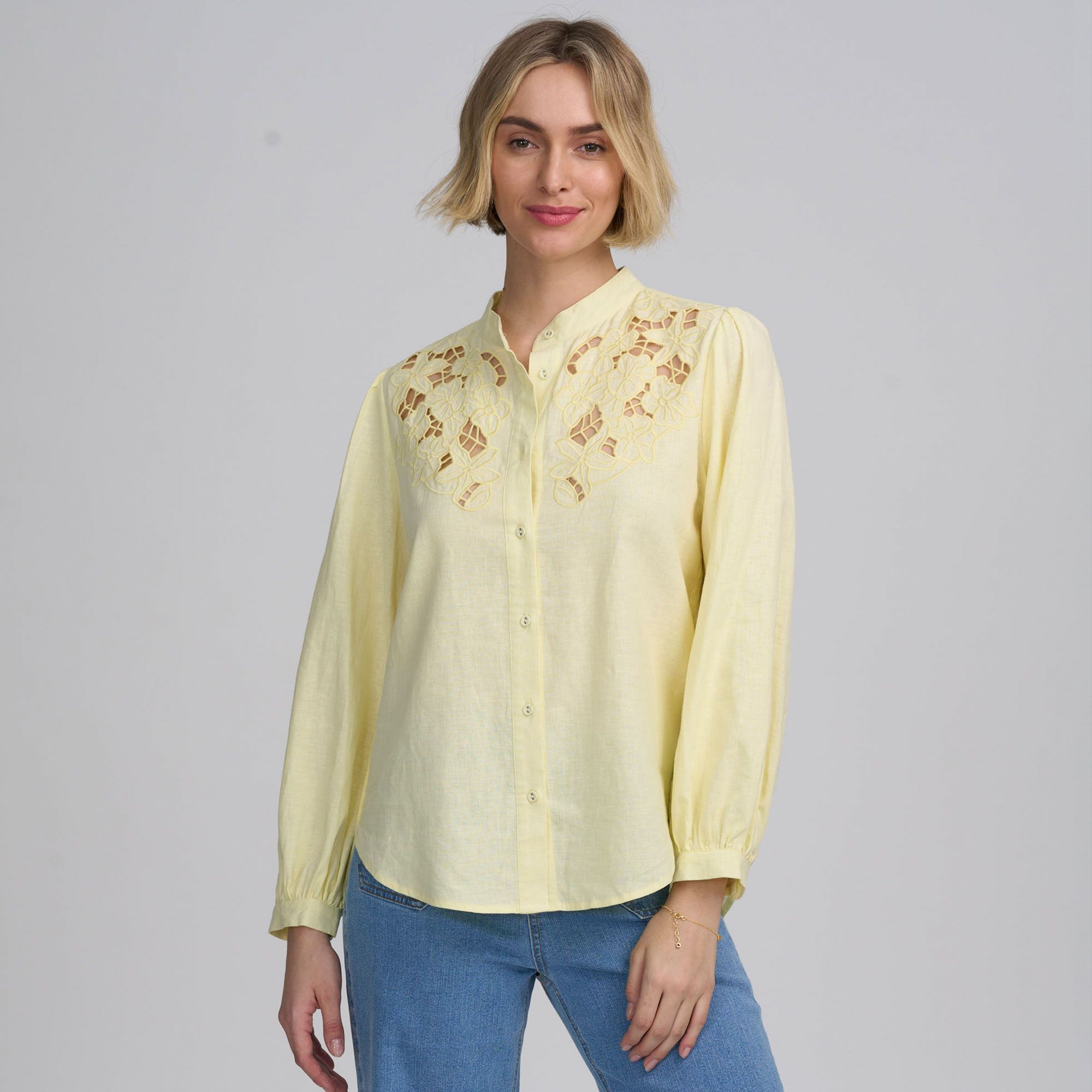 ELLE
Camicia in misto
lino a maniche
lunghe